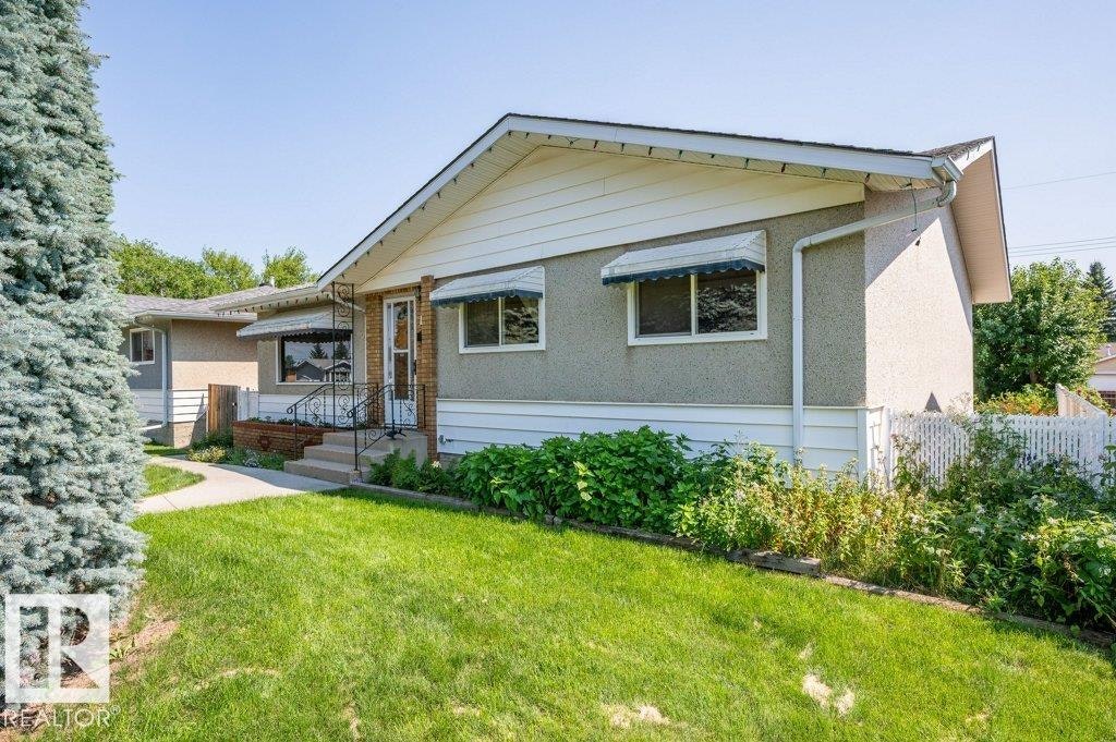 8507 70 Street, Edmonton, AB, T6B 1W6