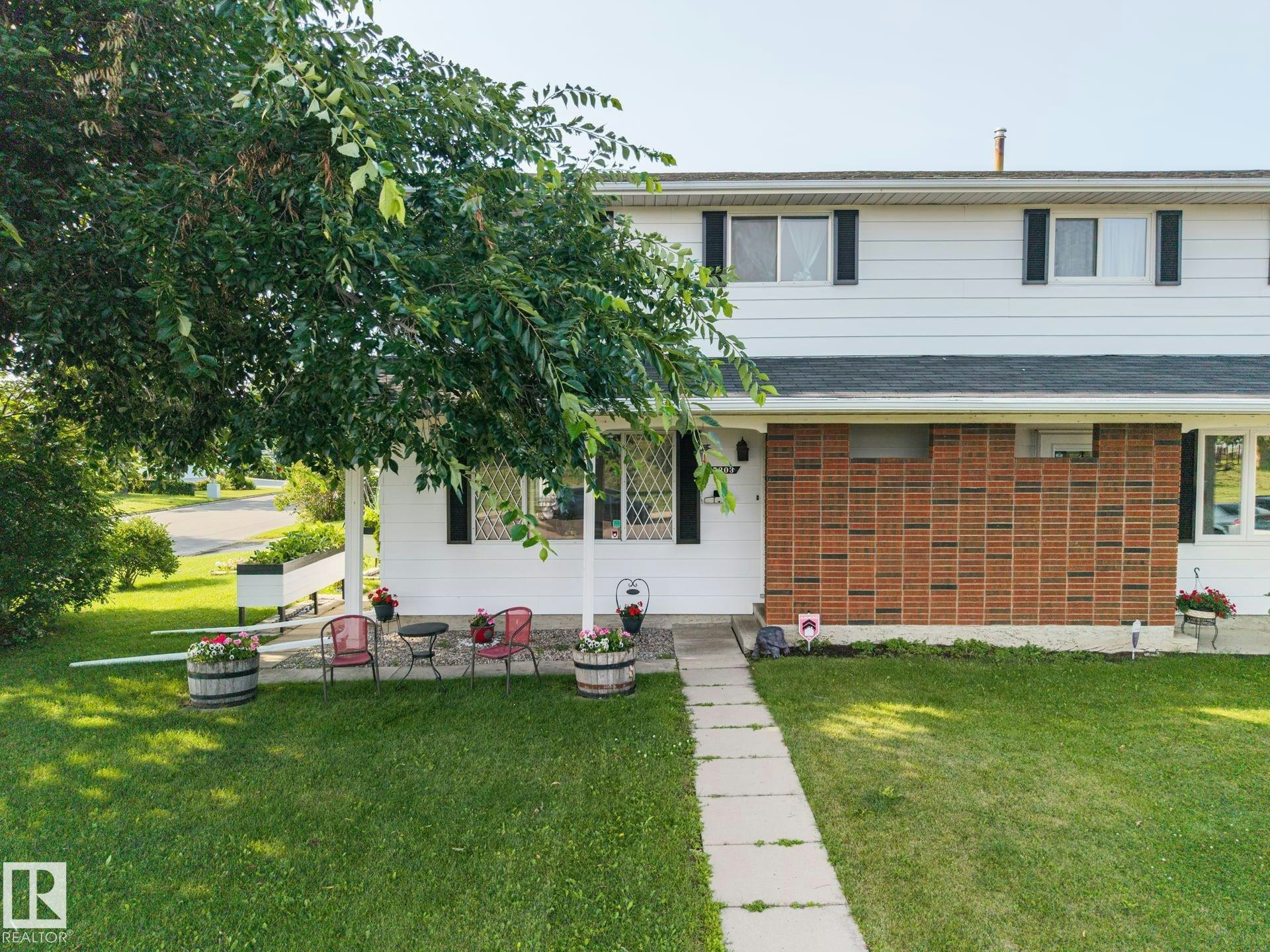 17303 82 Avenue, Edmonton, AB, T5T 0K4