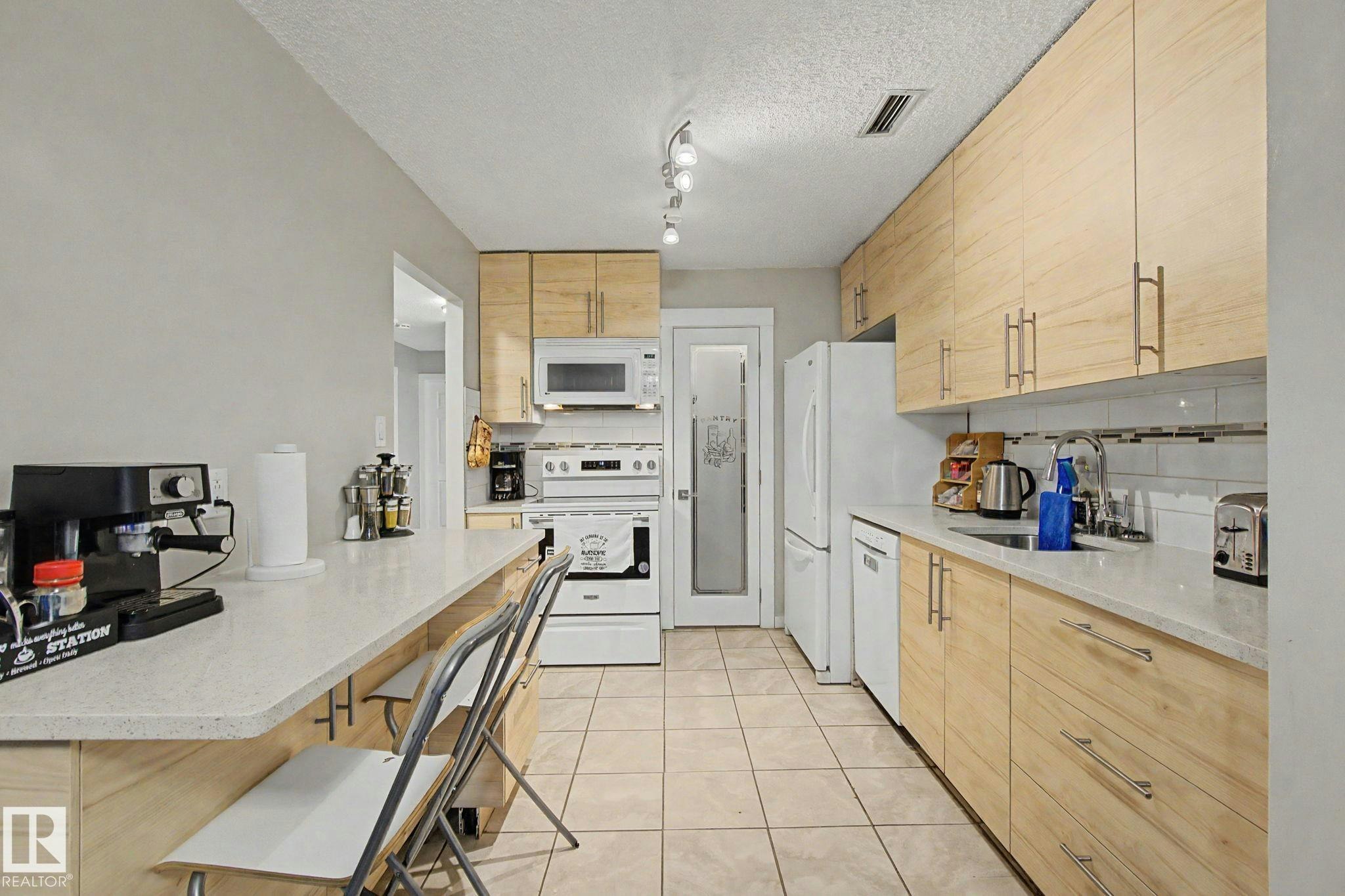 39-3111 142 Avenue, Edmonton, AB, T5Y 2H6