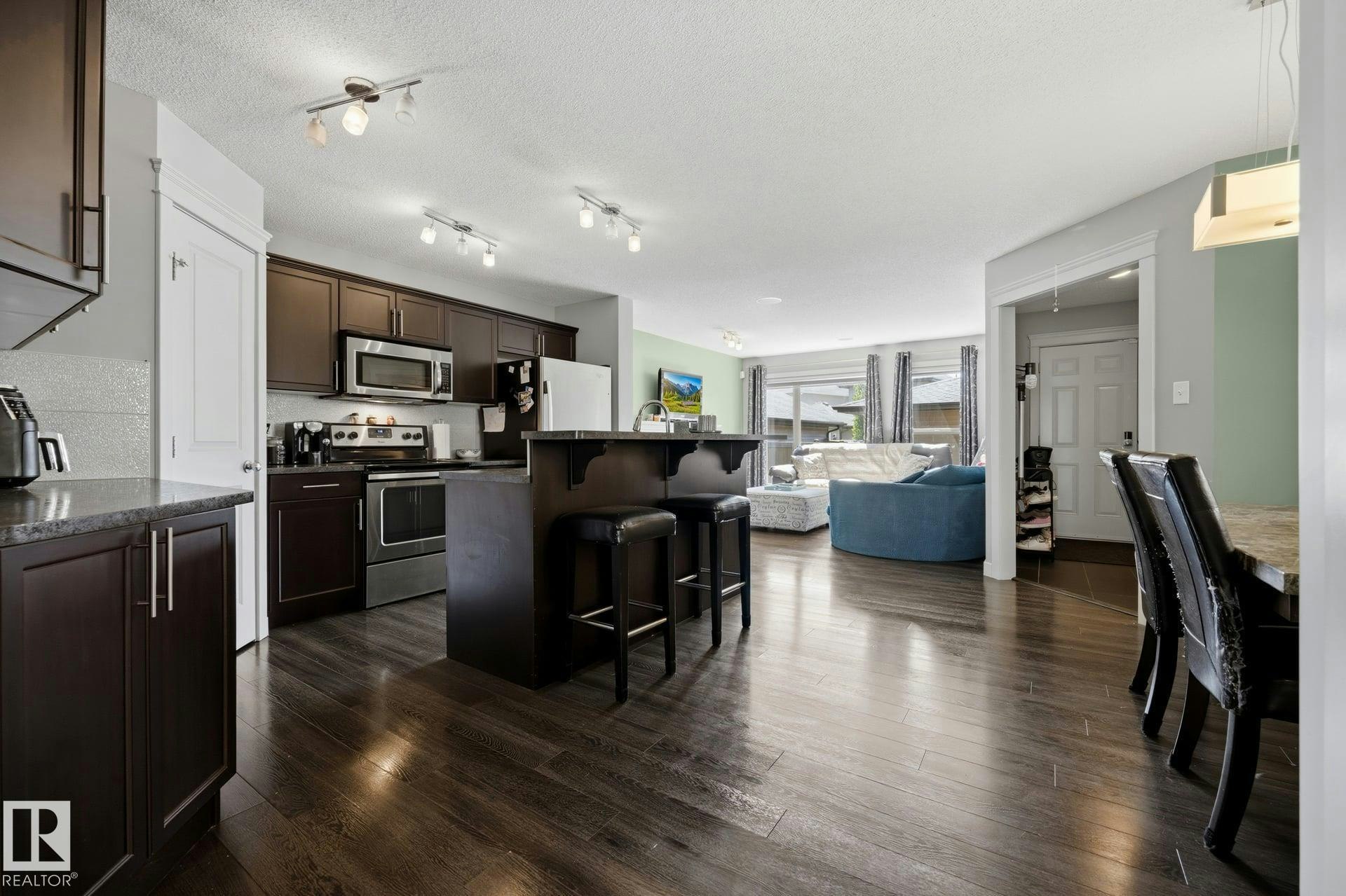 2020 Glenridding Gate Gate, Edmonton, AB, T6W 2H3