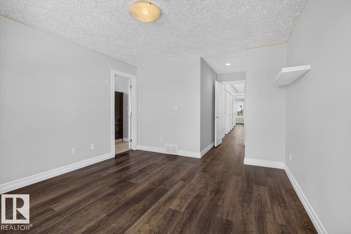 2836 34a Avenue, Edmonton, AB, T6T 1Y8 - 36
