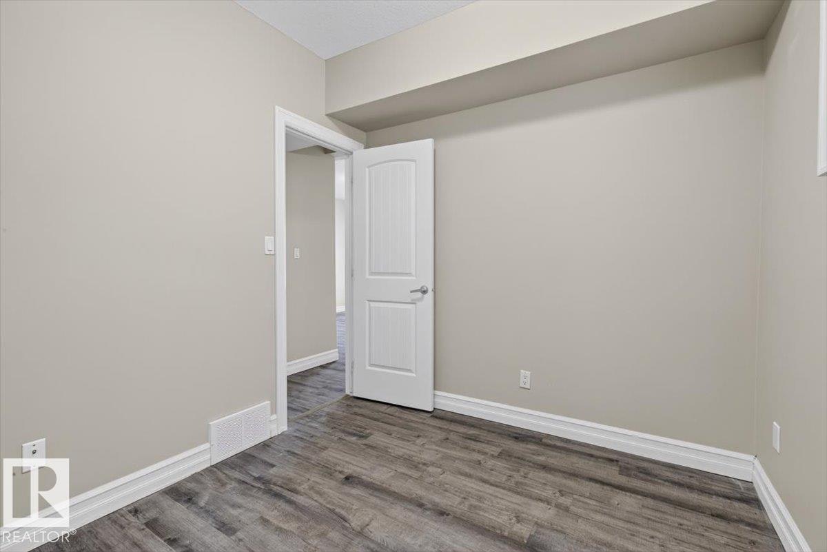 2836 34a Avenue, Edmonton, AB, T6T 1Y8 - 46