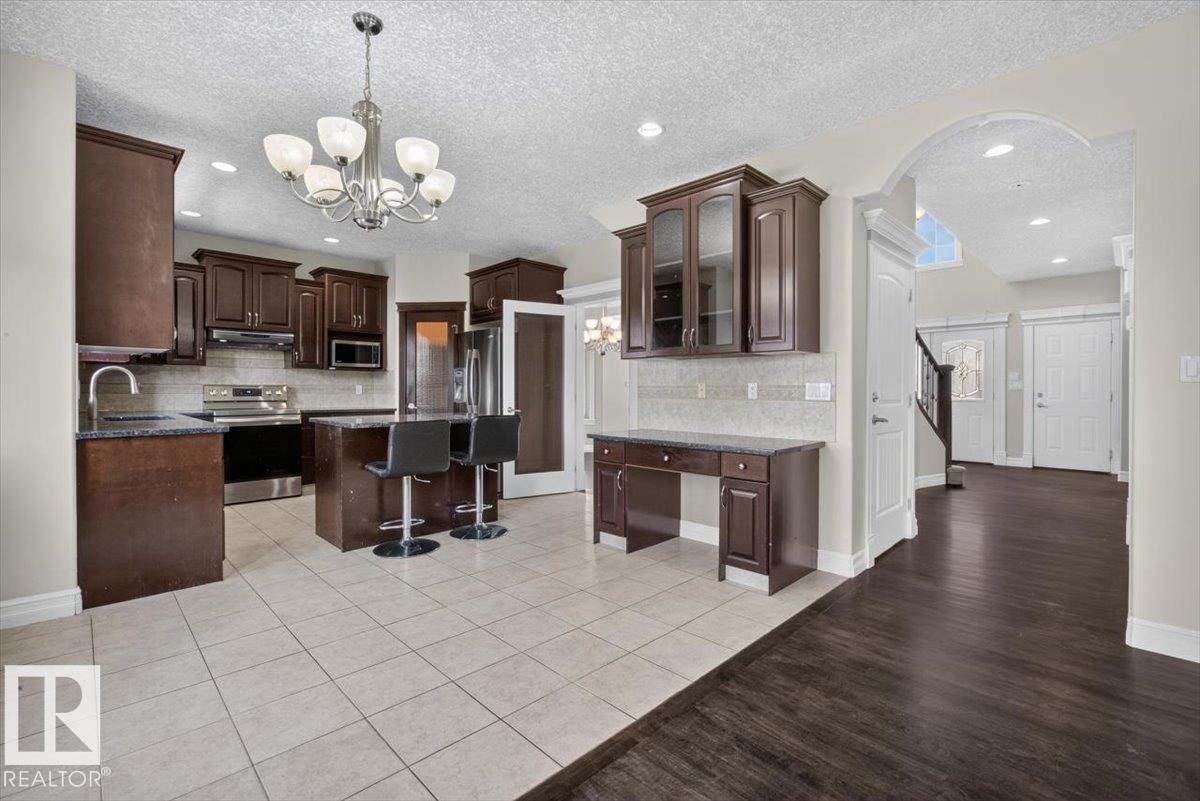 2836 34a Avenue, Edmonton, AB, T6T 1Y8 - 12