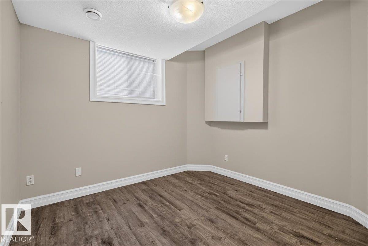 2836 34a Avenue, Edmonton, AB, T6T 1Y8 - 43