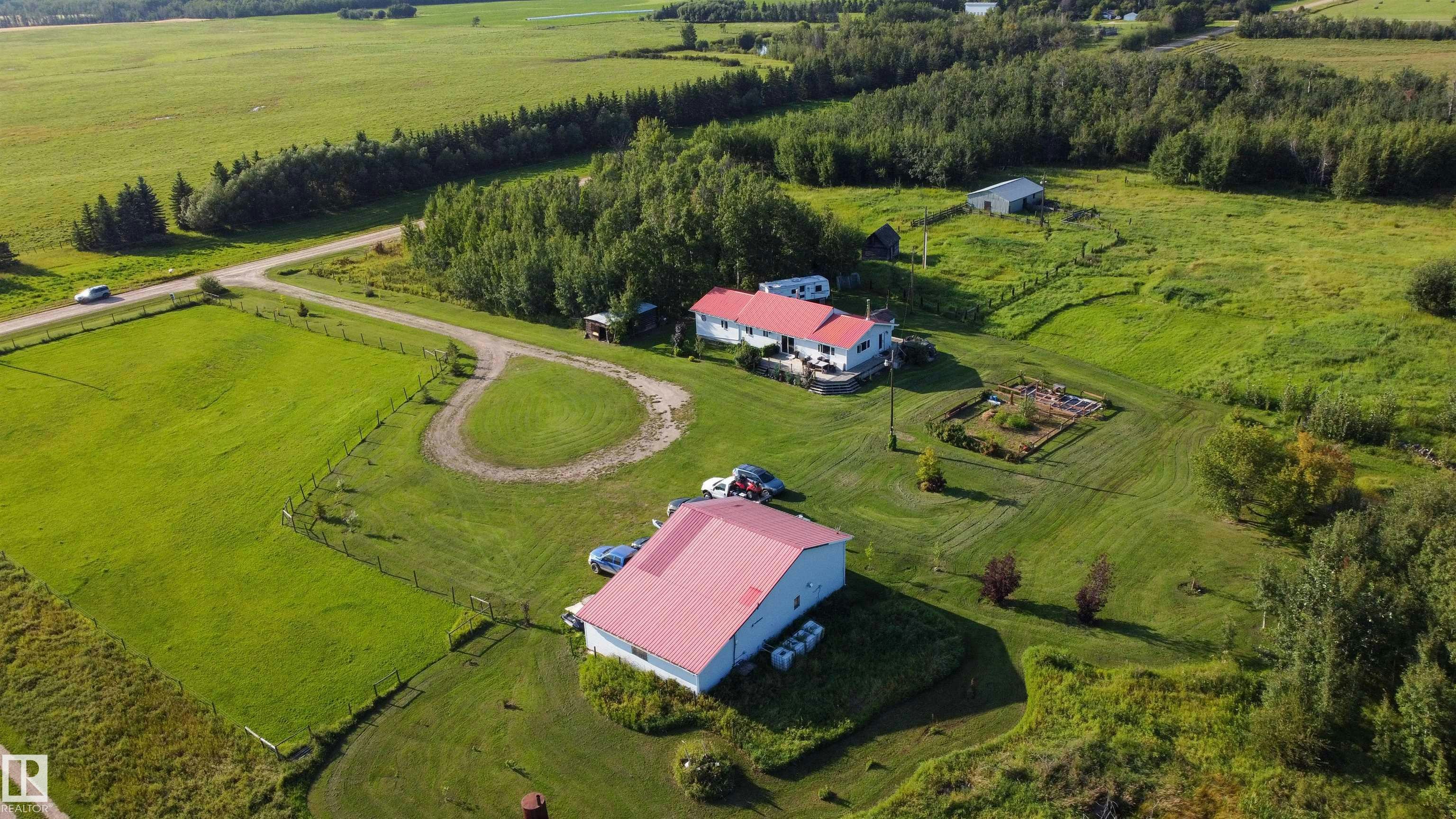 56223 Rge Road 33, Rural Lac Ste. Anne County, AB, T0E 1A0