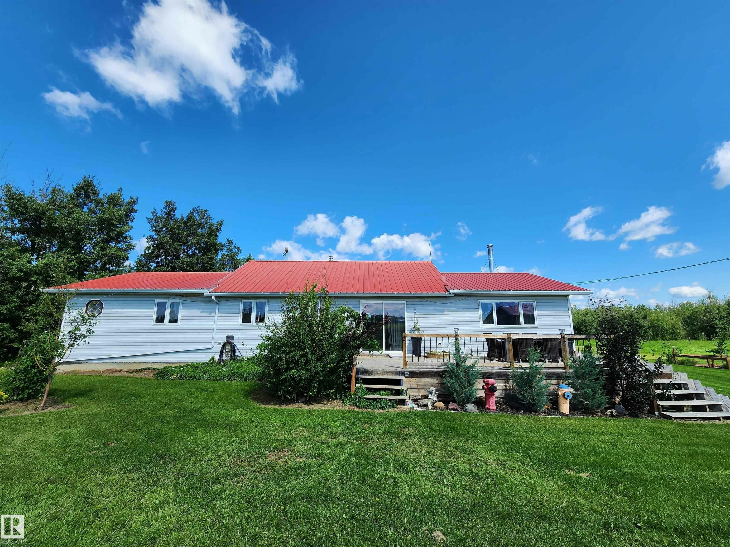 56223 Rge Road 33, Rural Lac Ste. Anne County, AB, T0E 1A0
