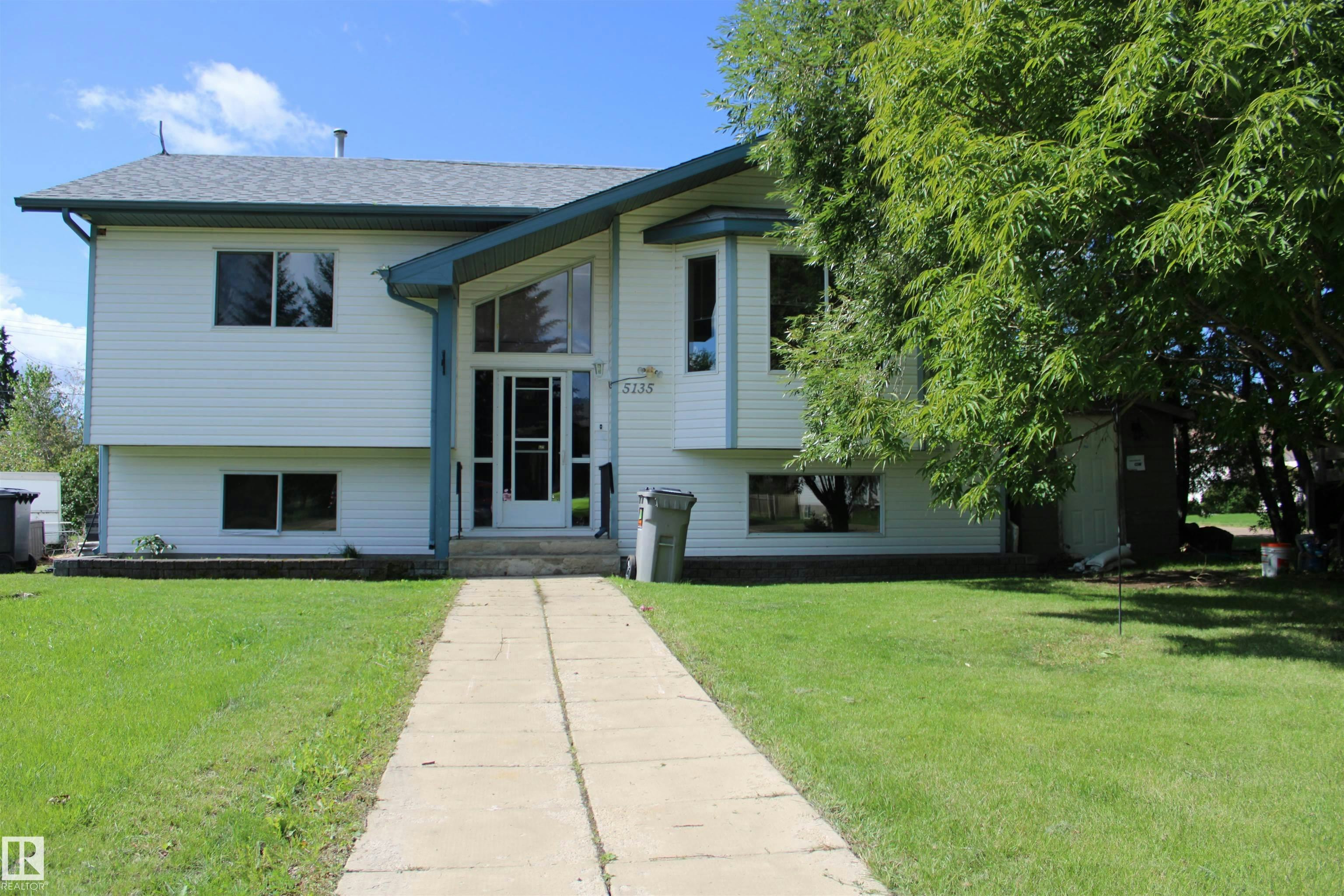 5135 55 Avenue NW, Mundare, AB, T0B 3H0