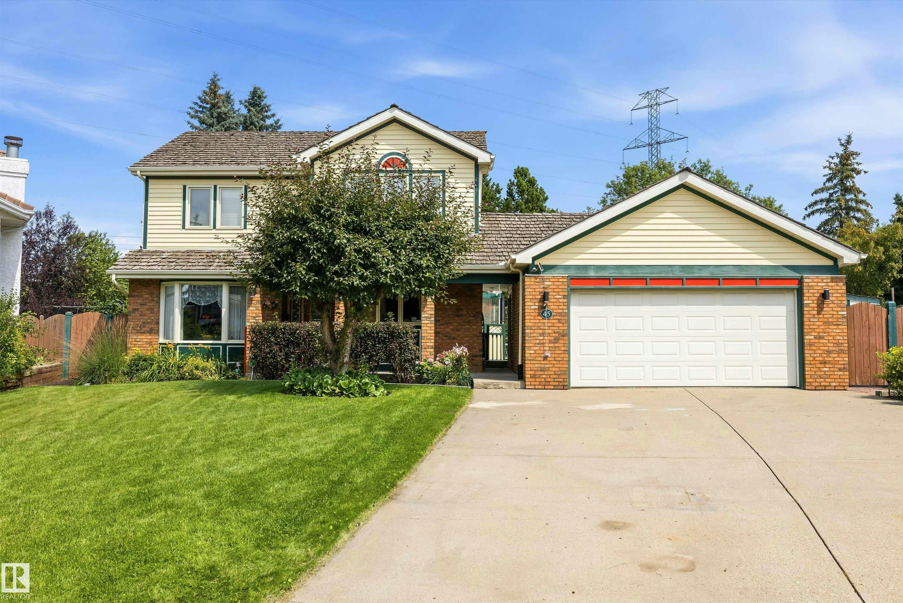 45 Blue Quill Crescent, Edmonton, AB, T6J 6C5
