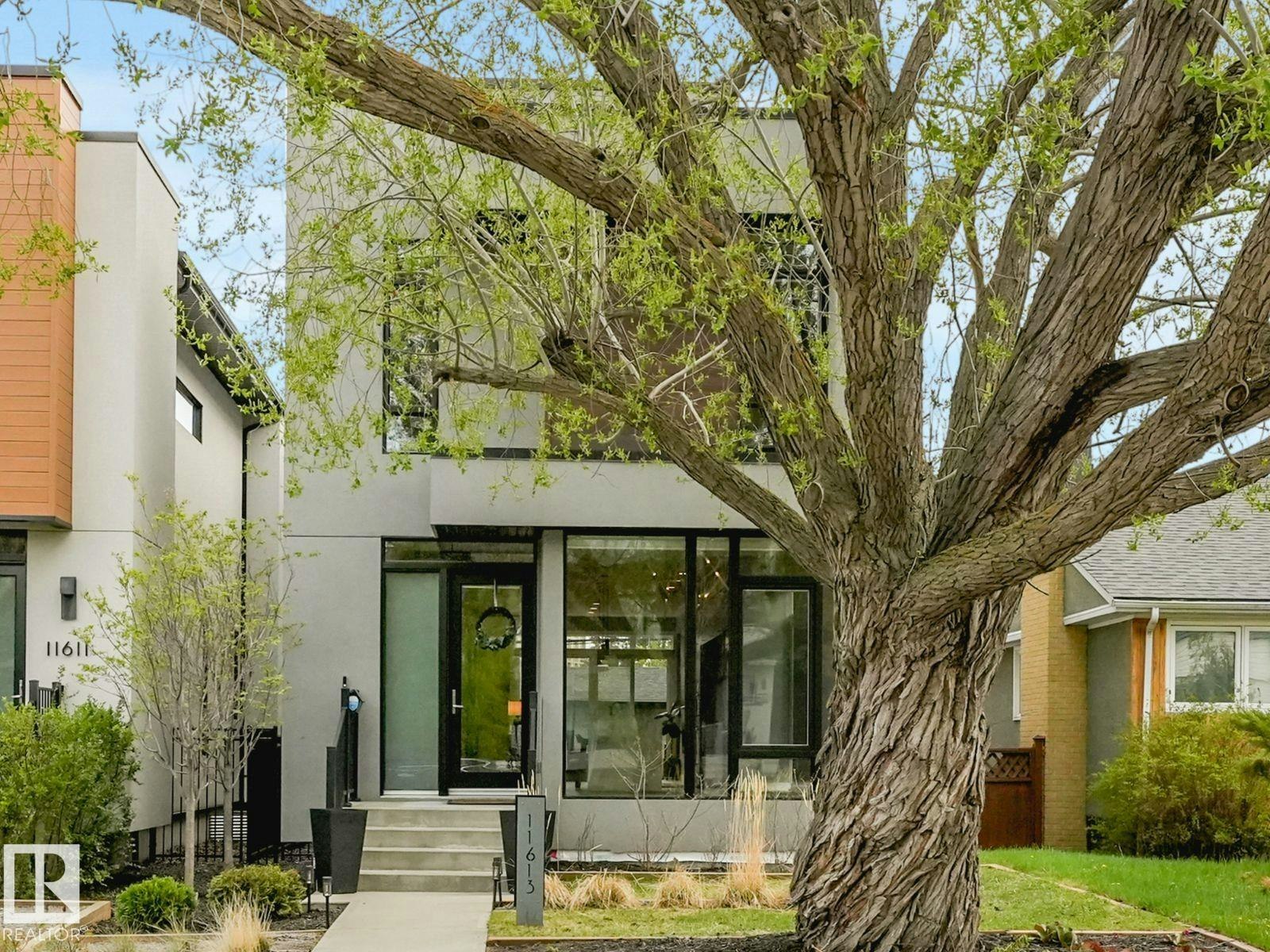 11613 72 Avenue, Edmonton, AB, T6G 0B9