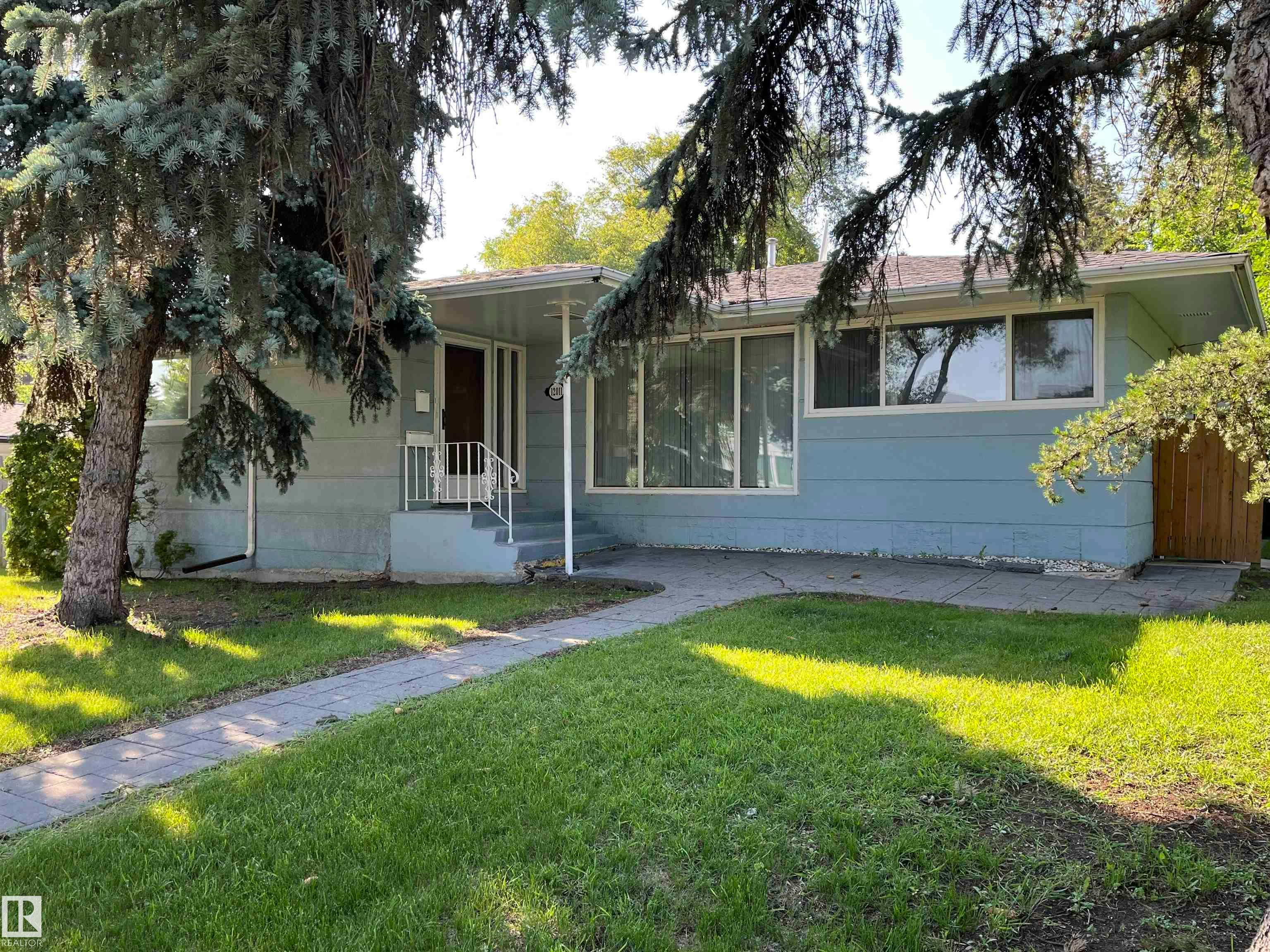 12011 87 Avenue NW, Edmonton, AB, T6G 0Y8