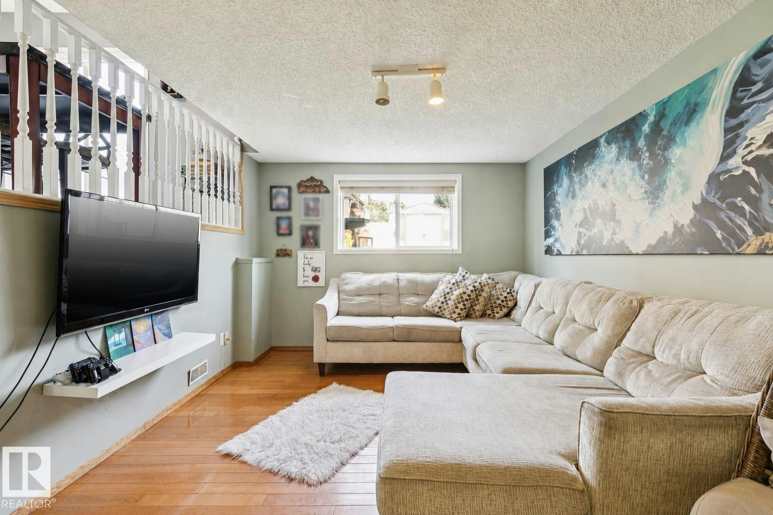 7912 154 Avenue, Edmonton, AB, T5Z 2Z2 - 13
