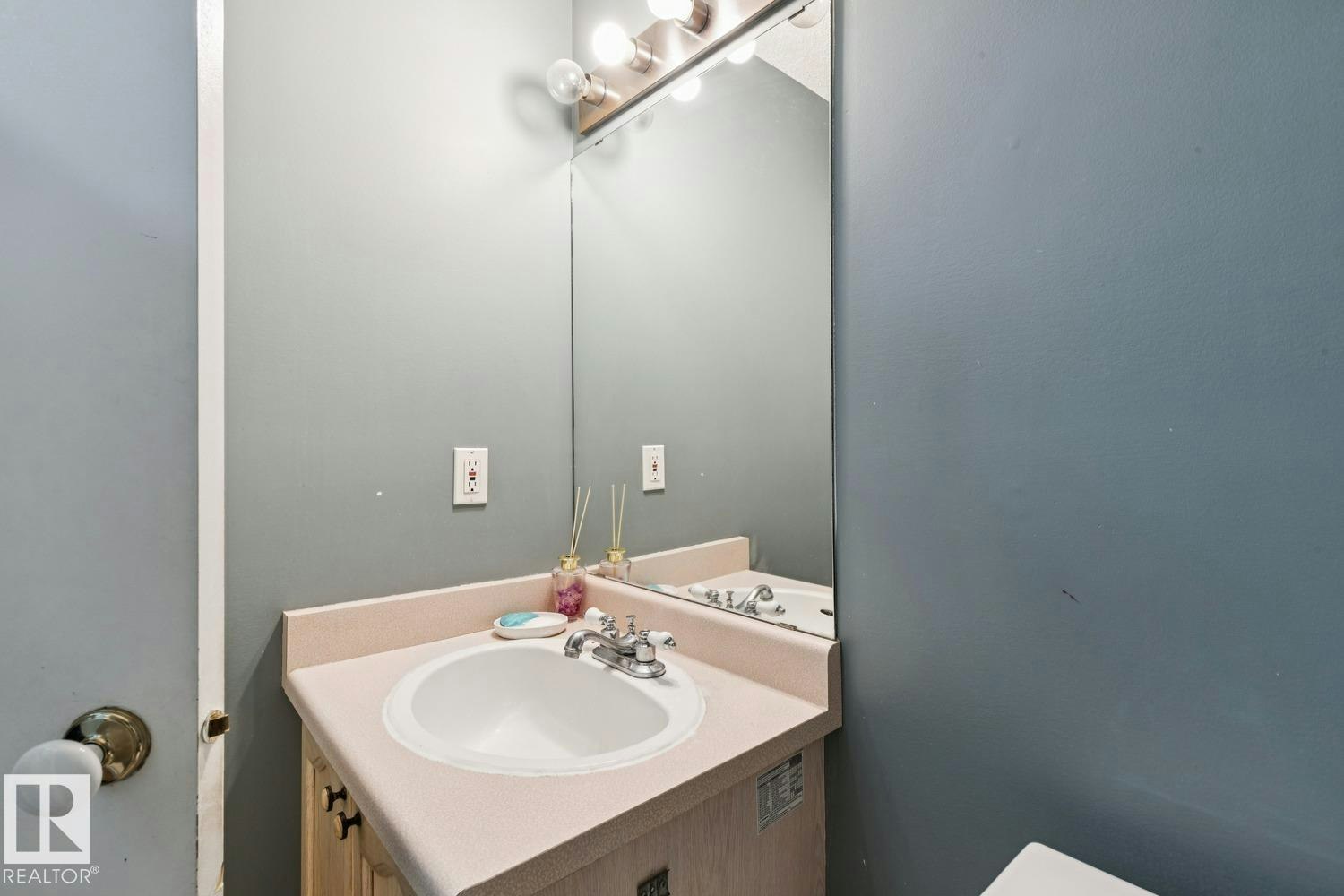7912 154 Avenue, Edmonton, AB, T5Z 2Z2 - 22