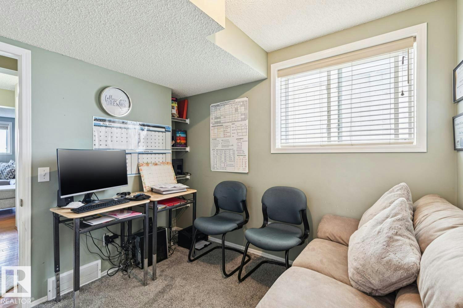 7912 154 Avenue, Edmonton, AB, T5Z 2Z2 - 14