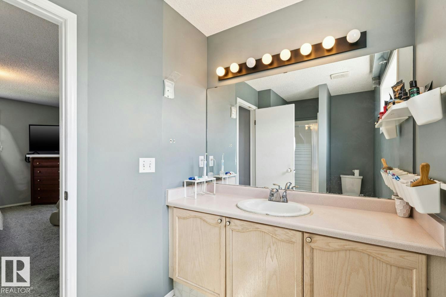7912 154 Avenue, Edmonton, AB, T5Z 2Z2 - 24