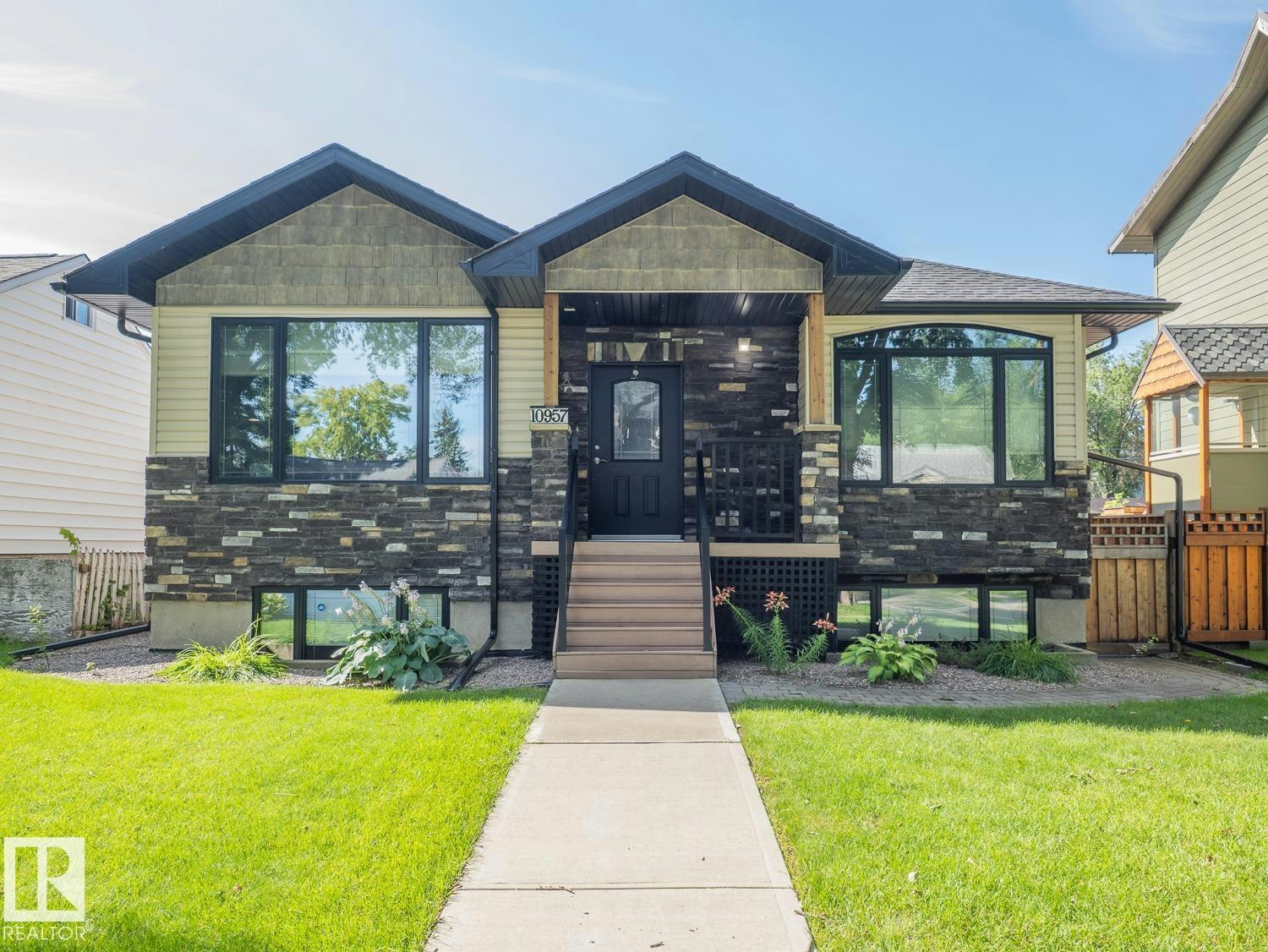 10957 75 Avenue, Edmonton, AB, T6G 0G8