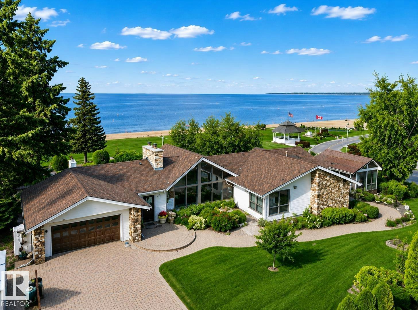 203 Pine Avenue, Cold Lake, AB, T9M 1E5