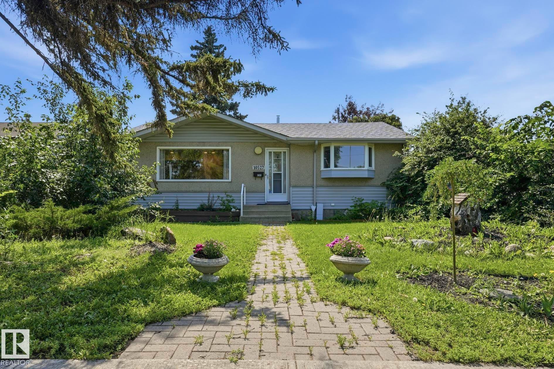 10527 137 Avenue, Edmonton, AB, T5E 1Z1