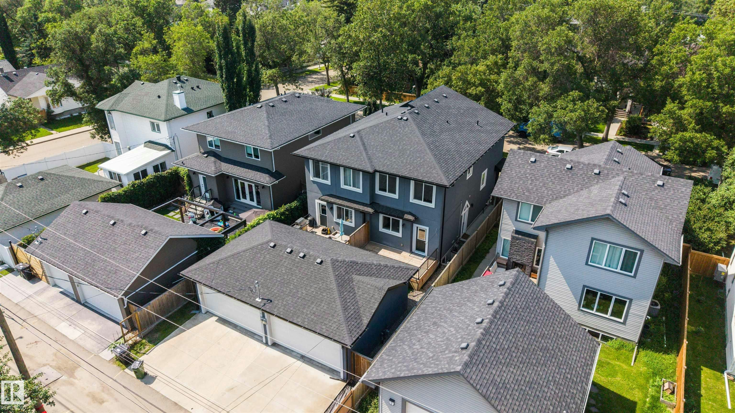 9013 90 Street, Edmonton, AB, T6C 3L8 - 30