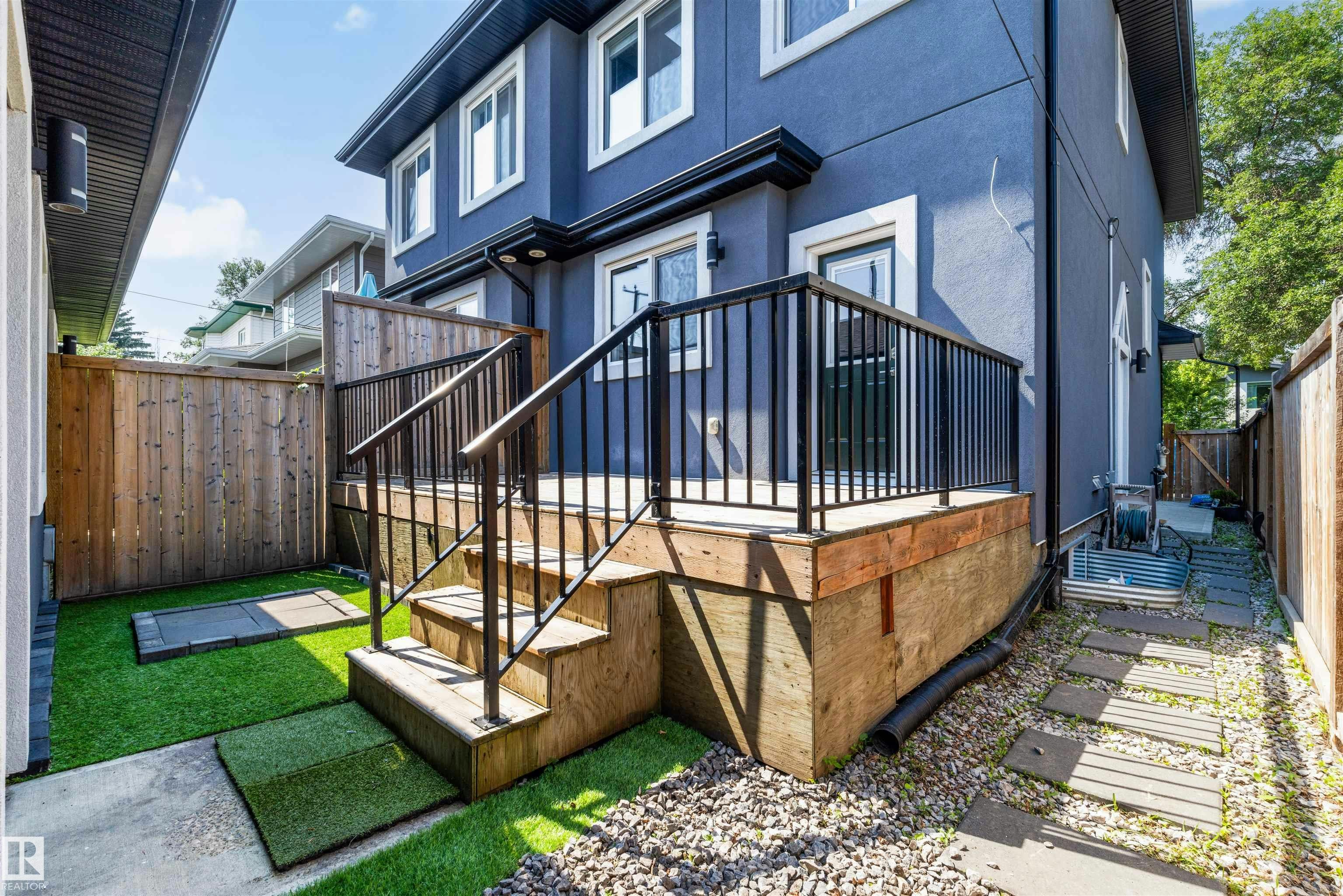 9013 90 Street, Edmonton, AB, T6C 3L8 - 28