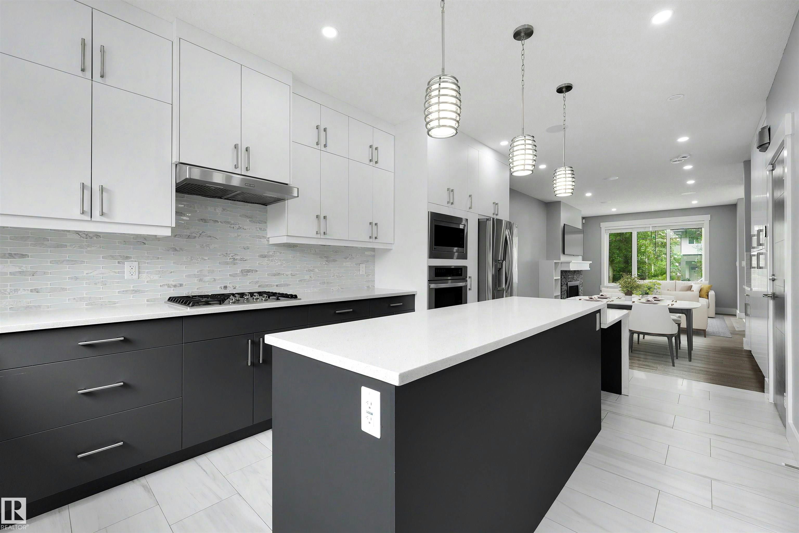 9013 90 Street, Edmonton, AB, T6C 3L8 - 6