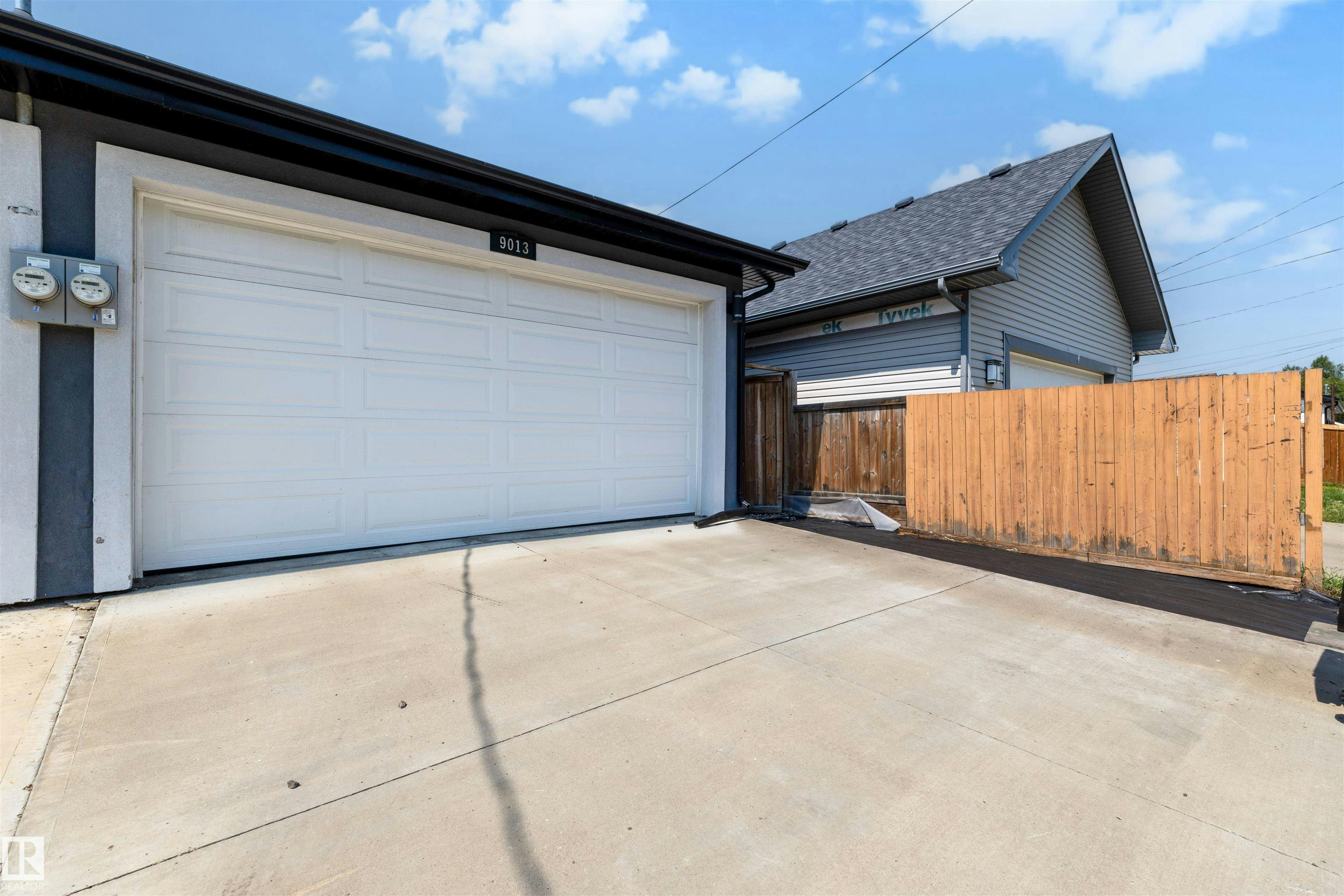 9013 90 Street, Edmonton, AB, T6C 3L8 - 29