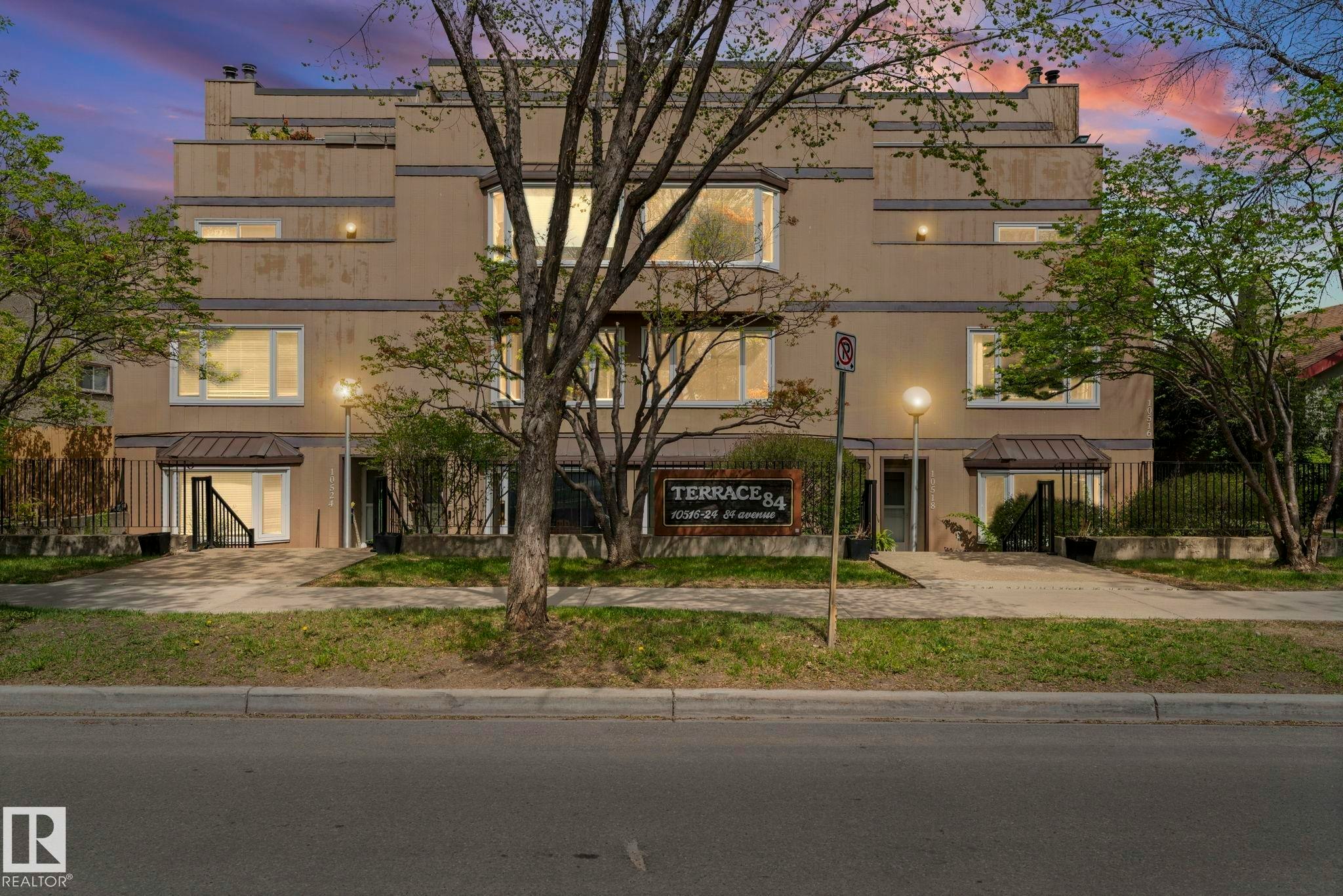 10518 84 Avenue, Edmonton, AB, T6E 2H4