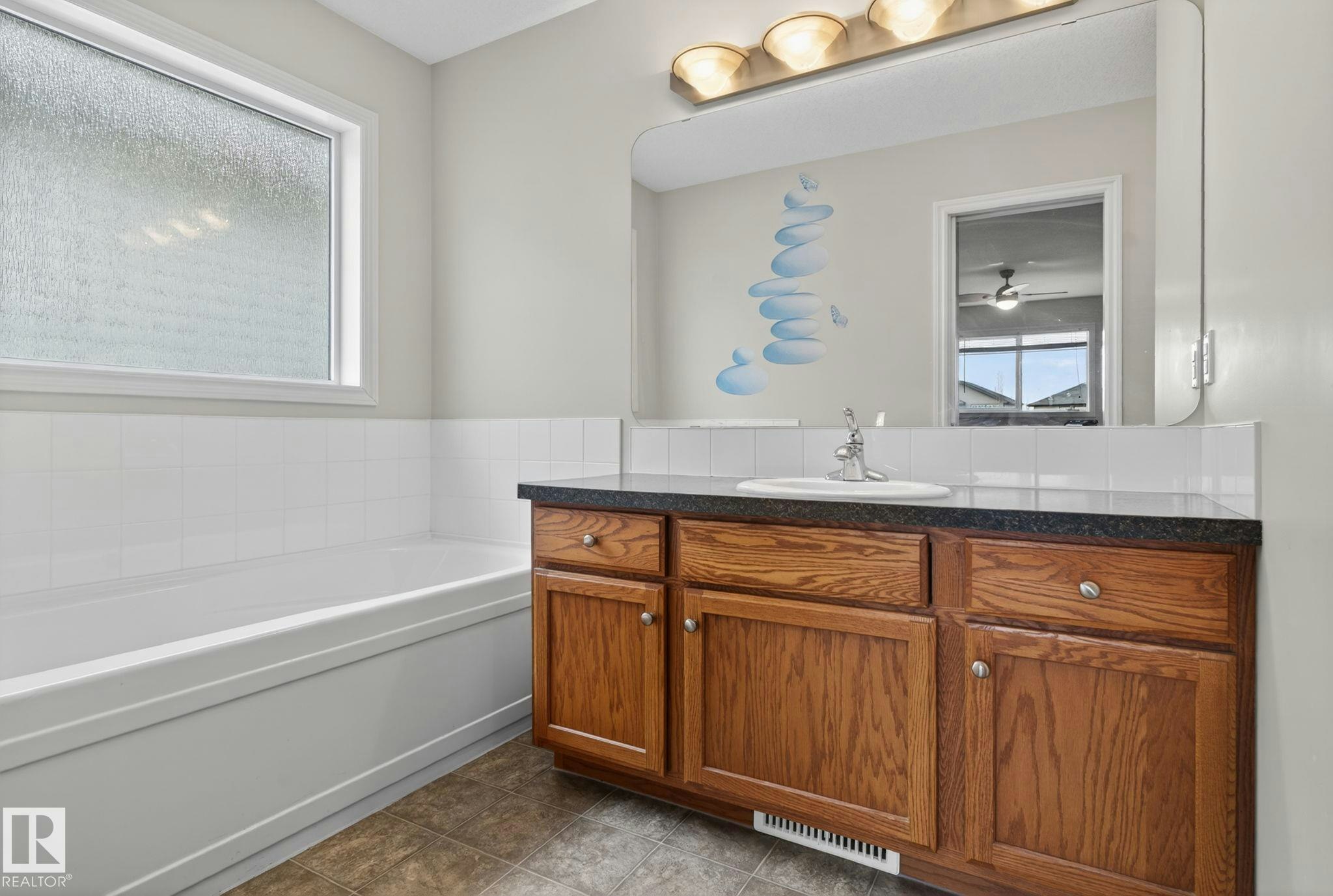 96 Dalquist Bay, Leduc, AB, T9E 0J7 - 21