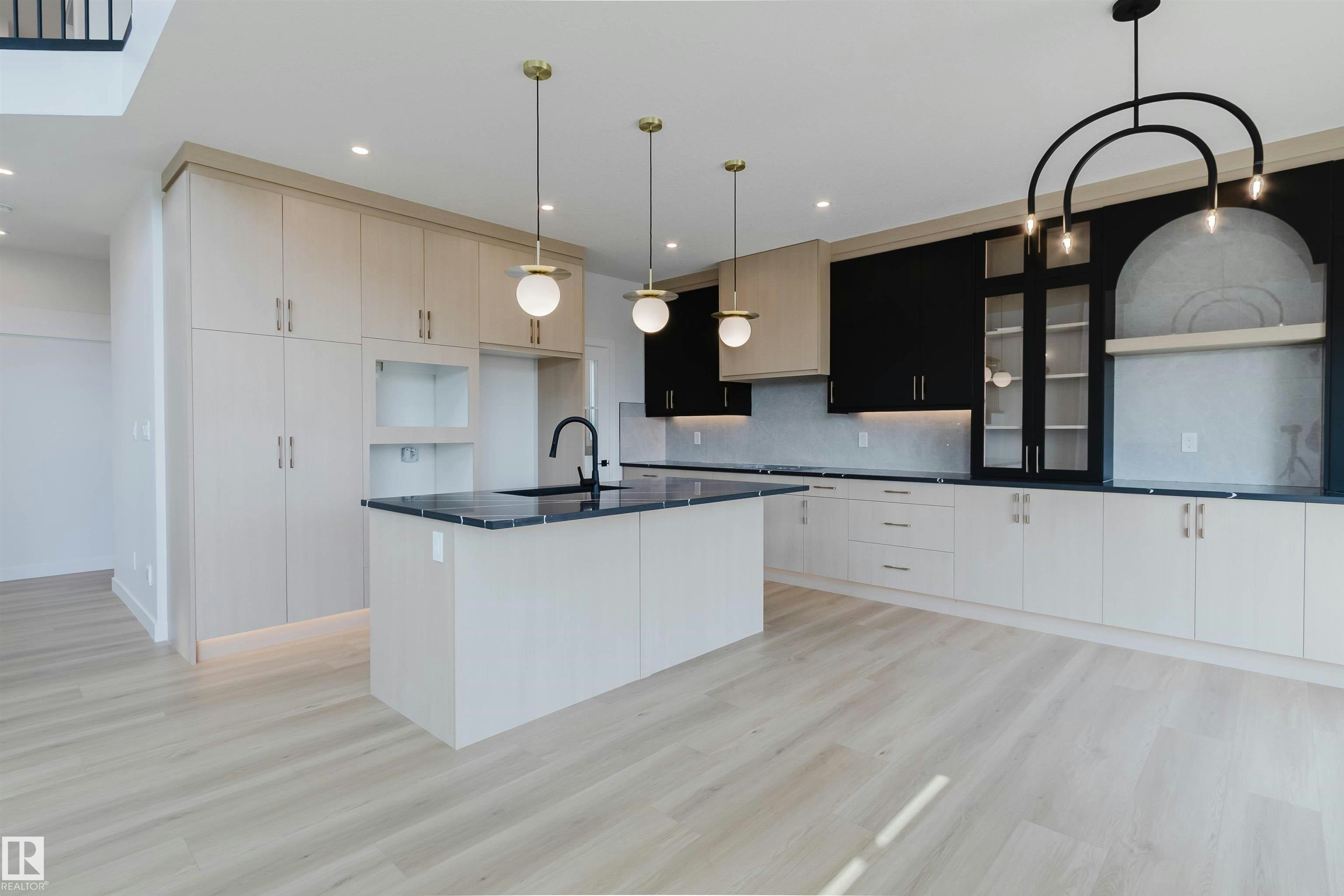3327 Chernowski Way, Edmonton, AB, T6W 5V6