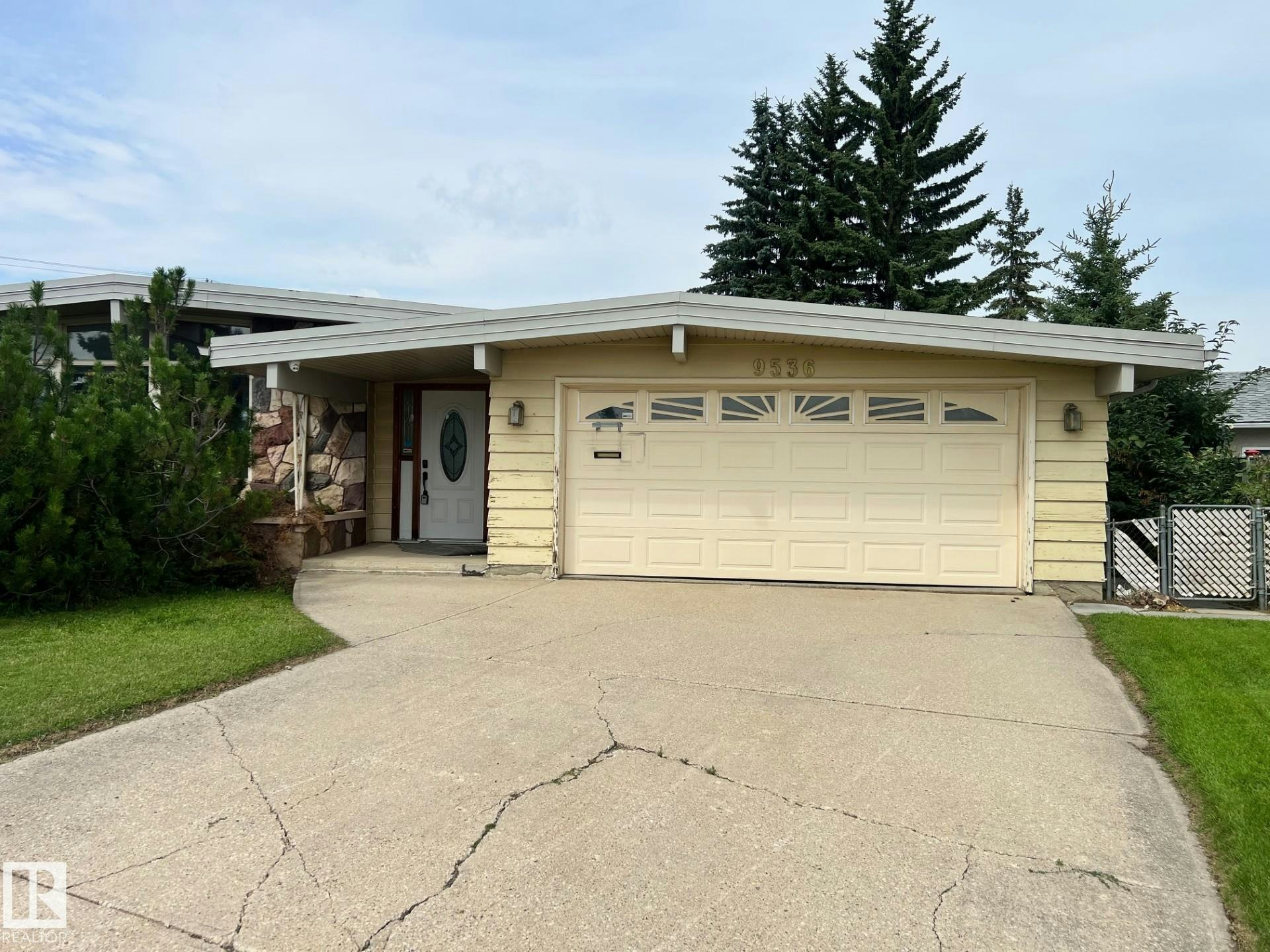 9536 151 Avenue, Edmonton, AB, T5E 2R3
