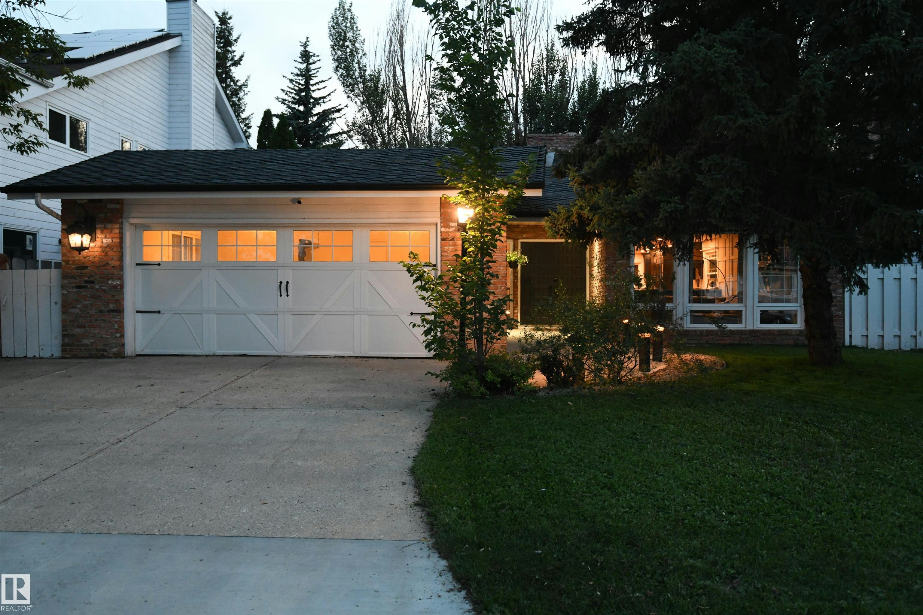 572 Lessard Drive, Edmonton, AB, T6M 1B2