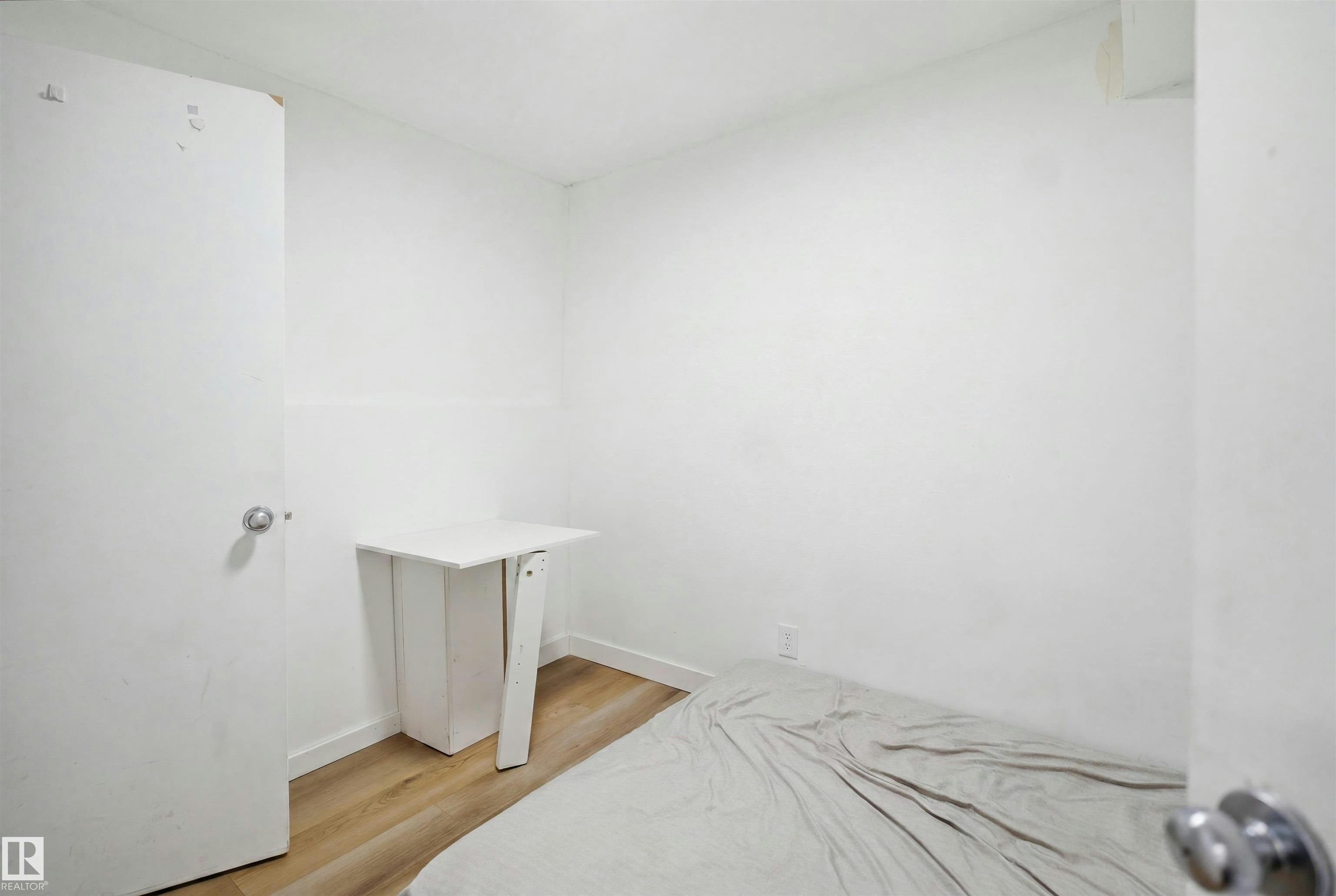2107 40 Street, Edmonton, AB, T6L 4E9 - 30
