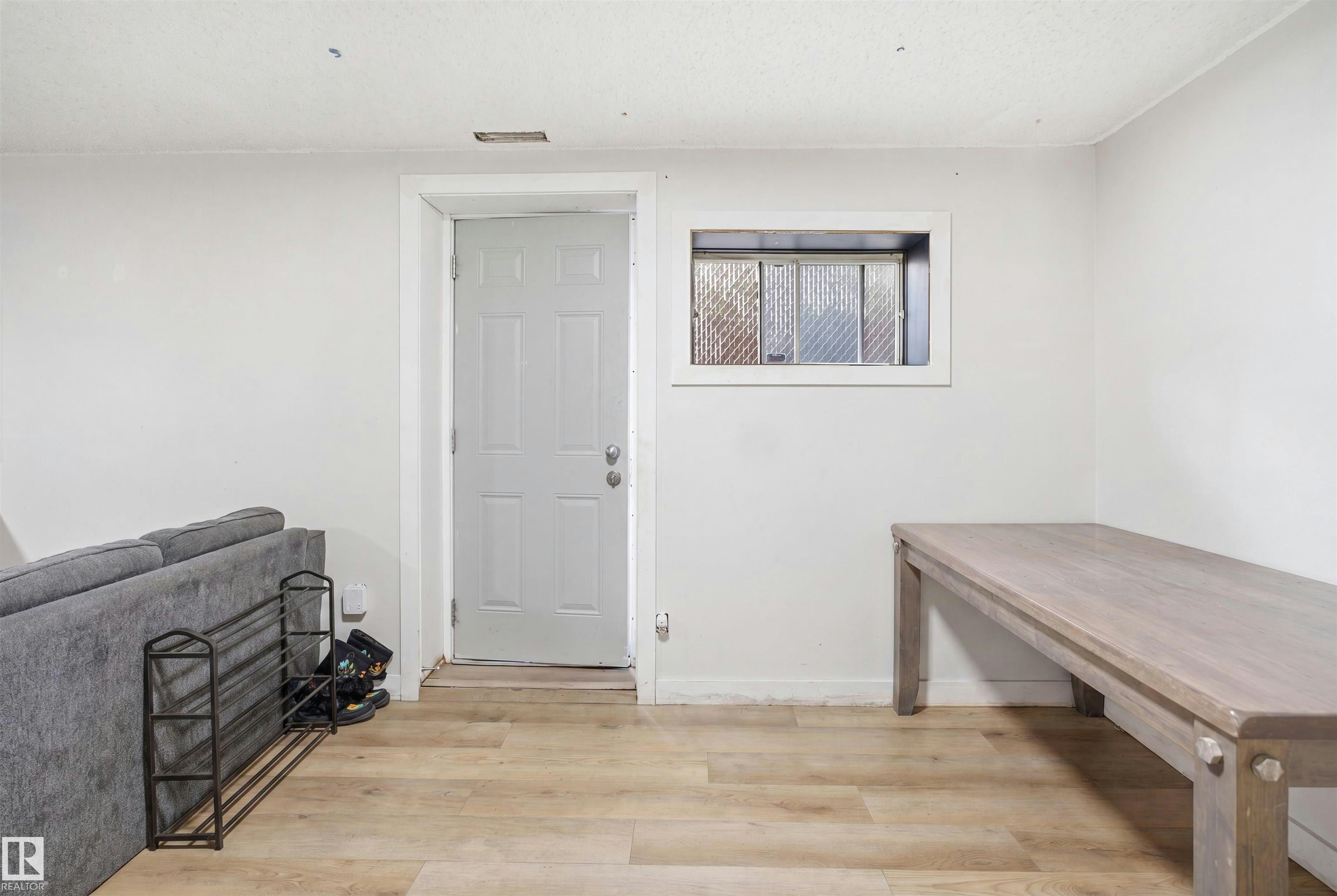 2107 40 Street, Edmonton, AB, T6L 4E9 - 22