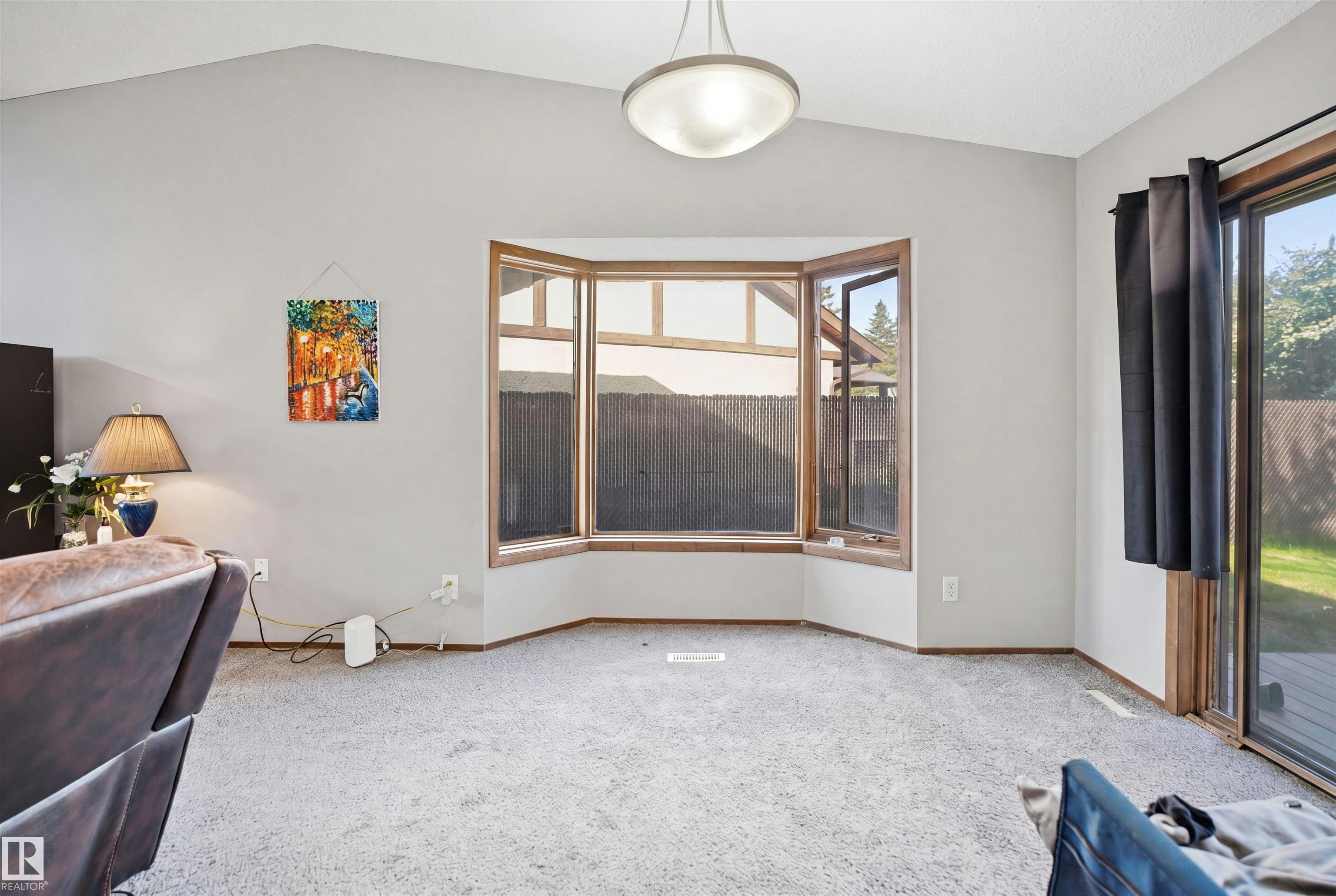 2107 40 Street, Edmonton, AB, T6L 4E9 - 7