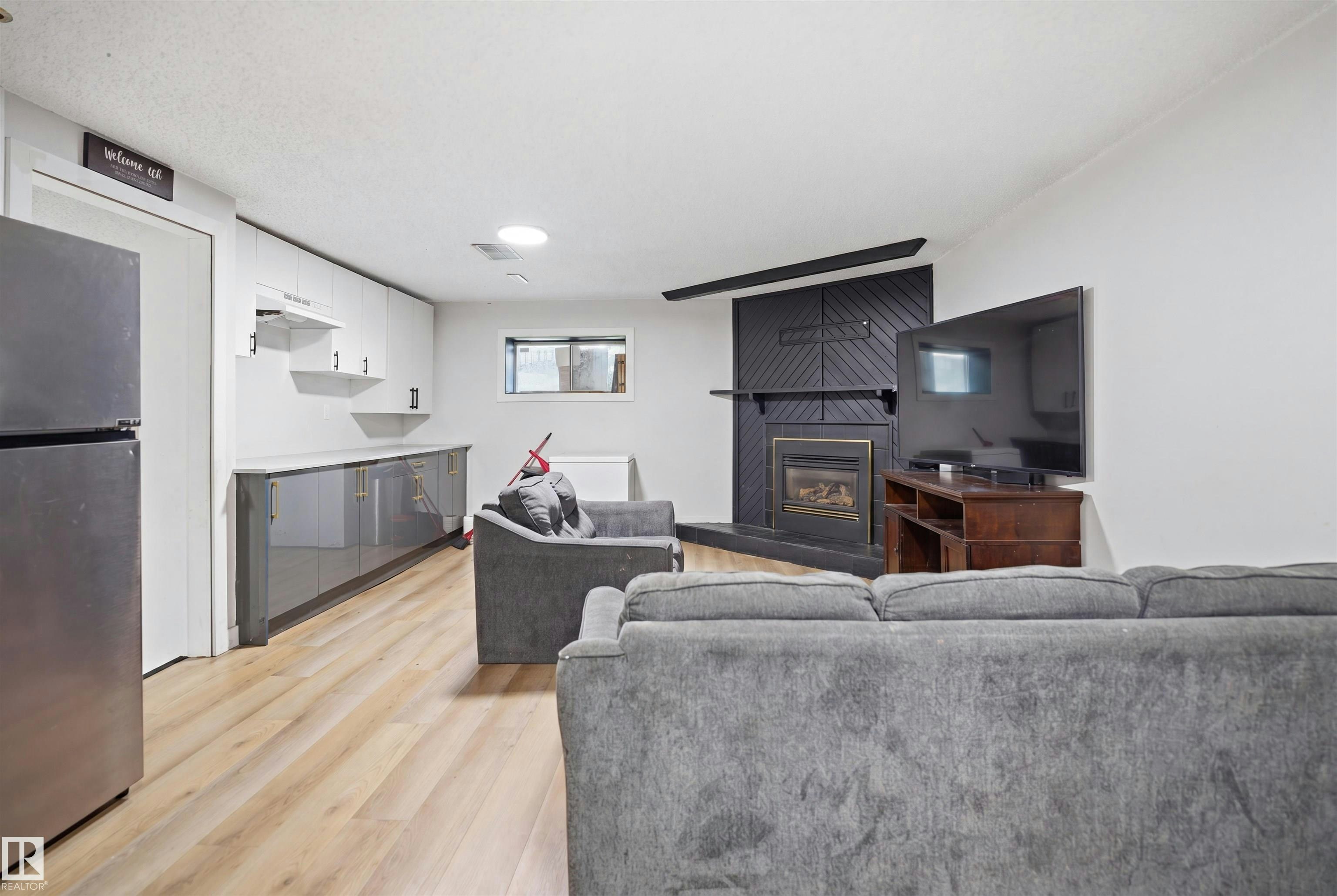 2107 40 Street, Edmonton, AB, T6L 4E9 - 23