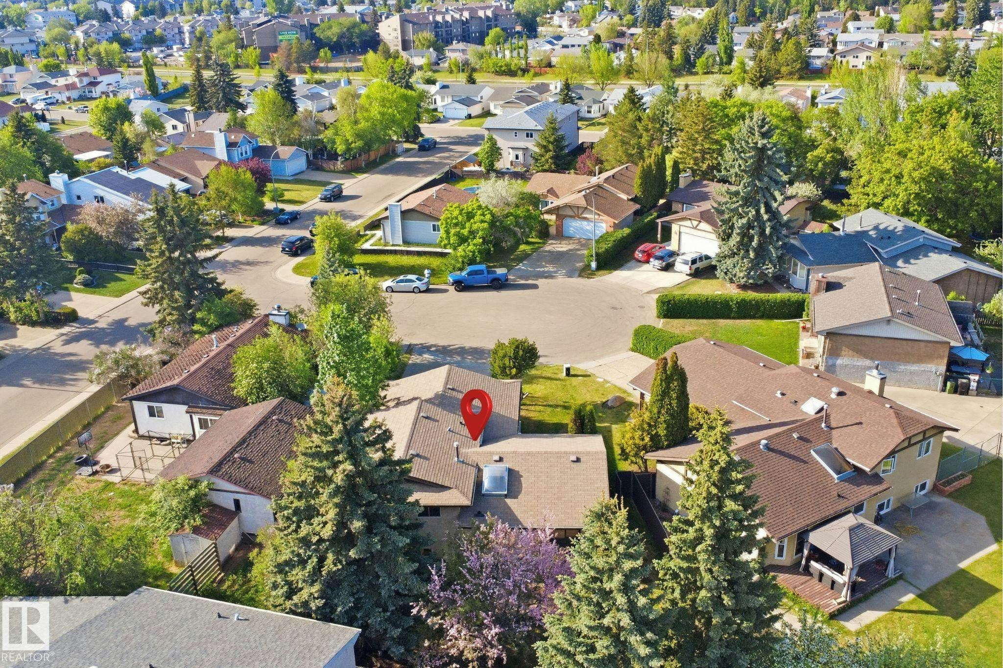 2107 40 Street, Edmonton, AB, T6L 4E9 - 41