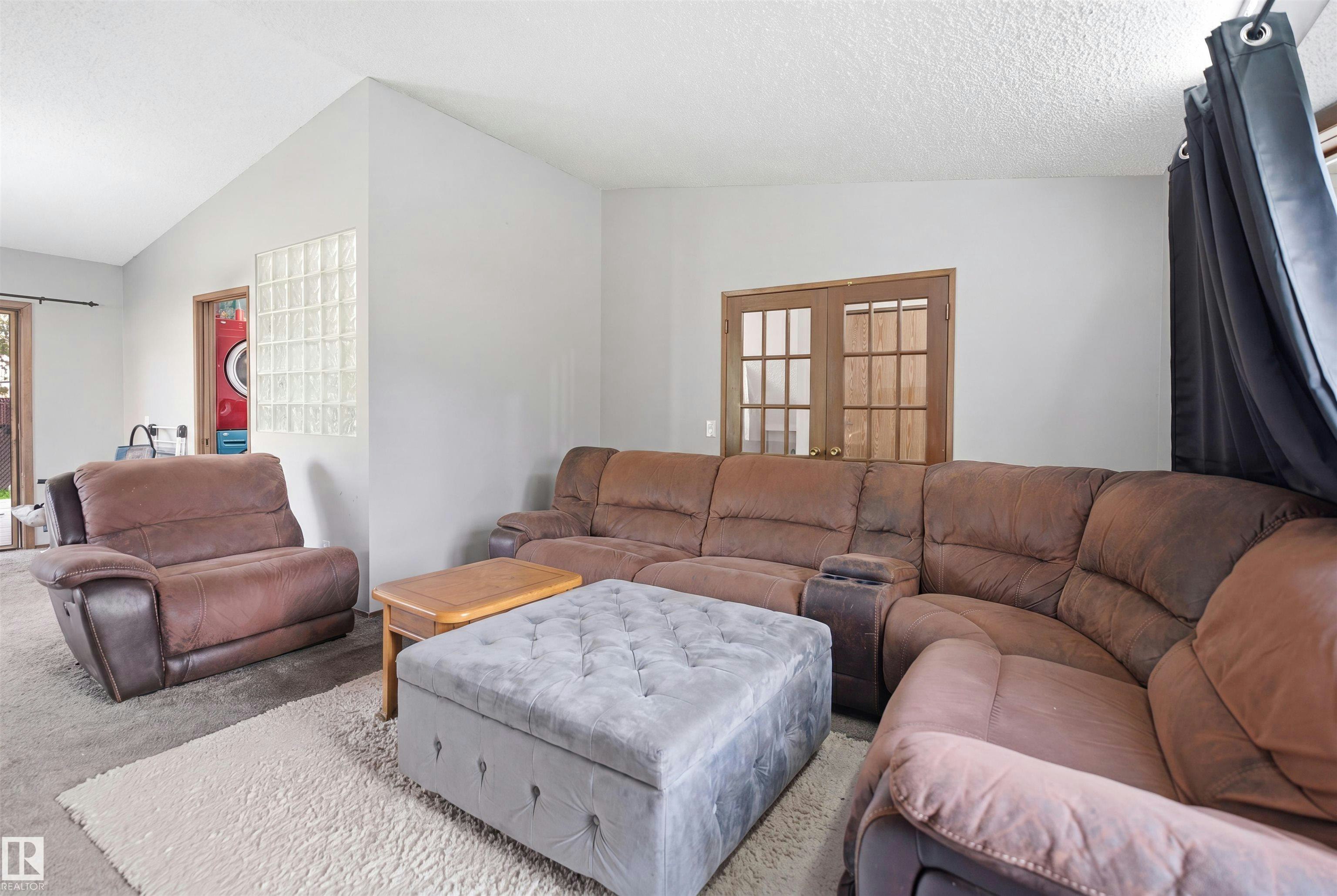 2107 40 Street, Edmonton, AB, T6L 4E9 - 11