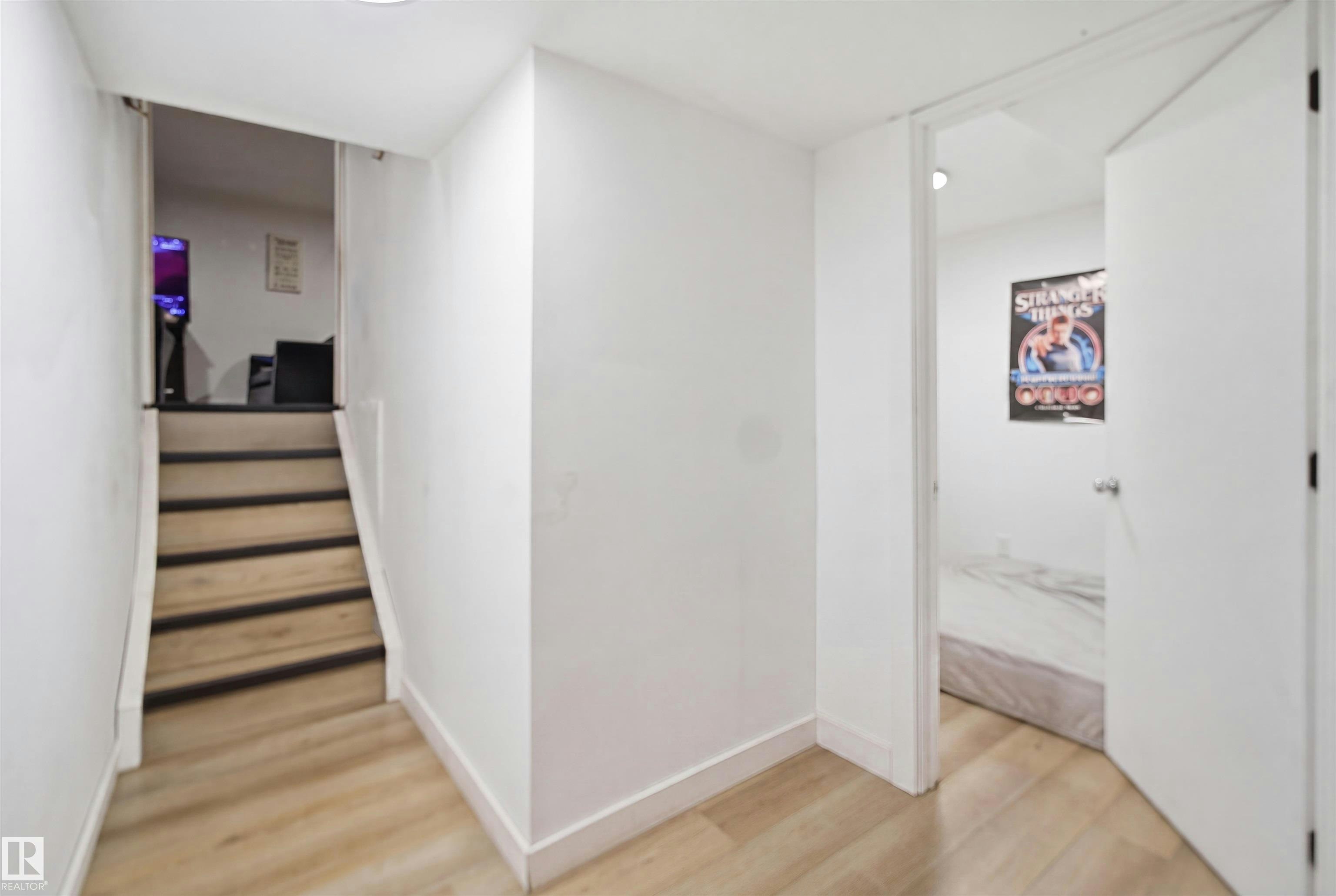 2107 40 Street, Edmonton, AB, T6L 4E9 - 29