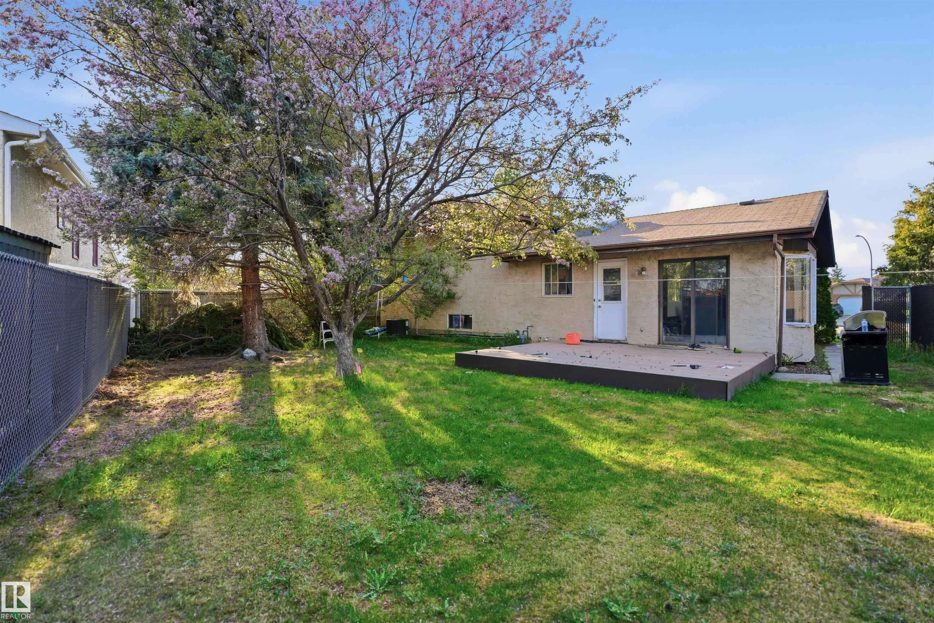 2107 40 Street, Edmonton, AB, T6L 4E9 - 37