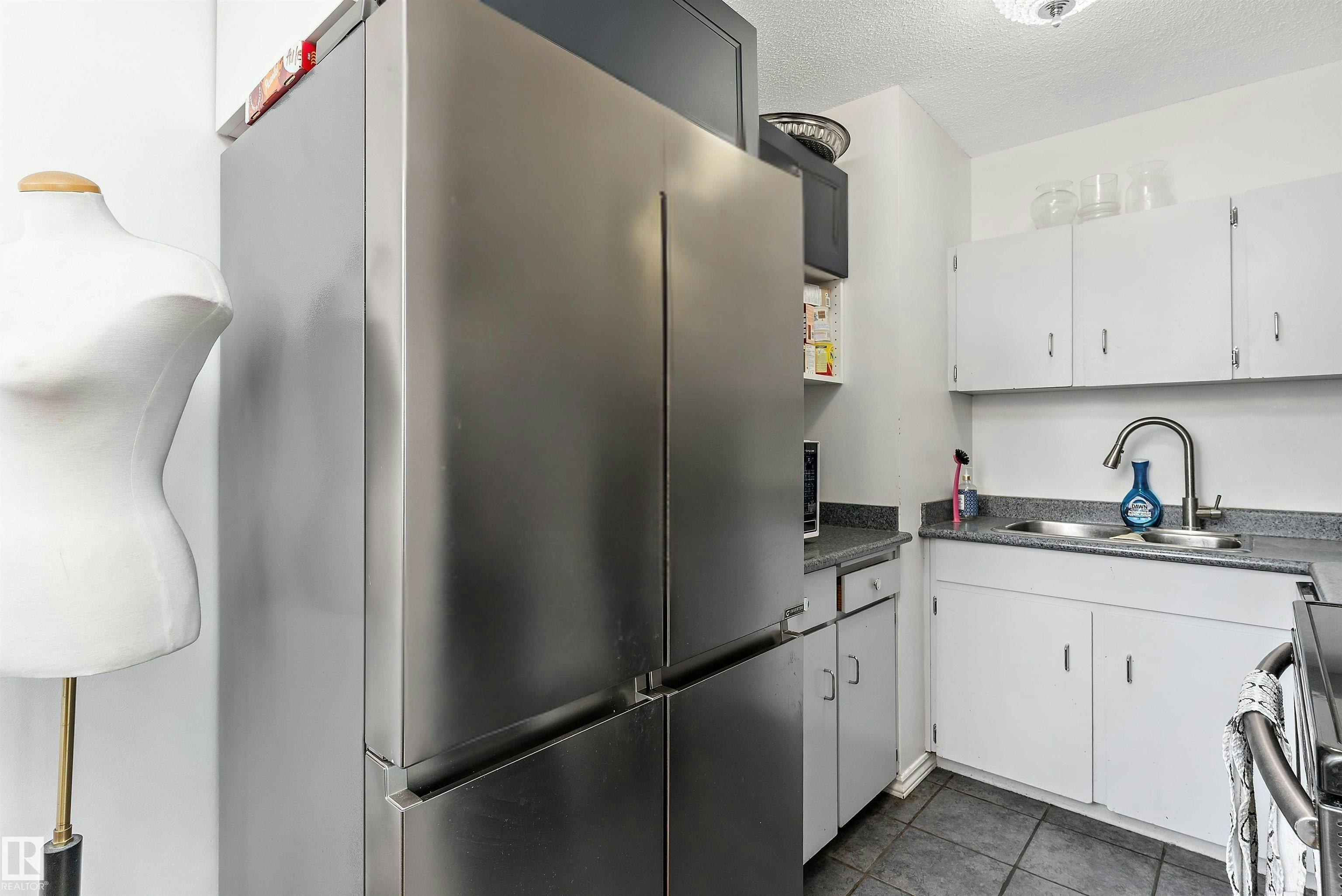 706-9930 113 Street, Edmonton, AB, T5K 1N6 - 11