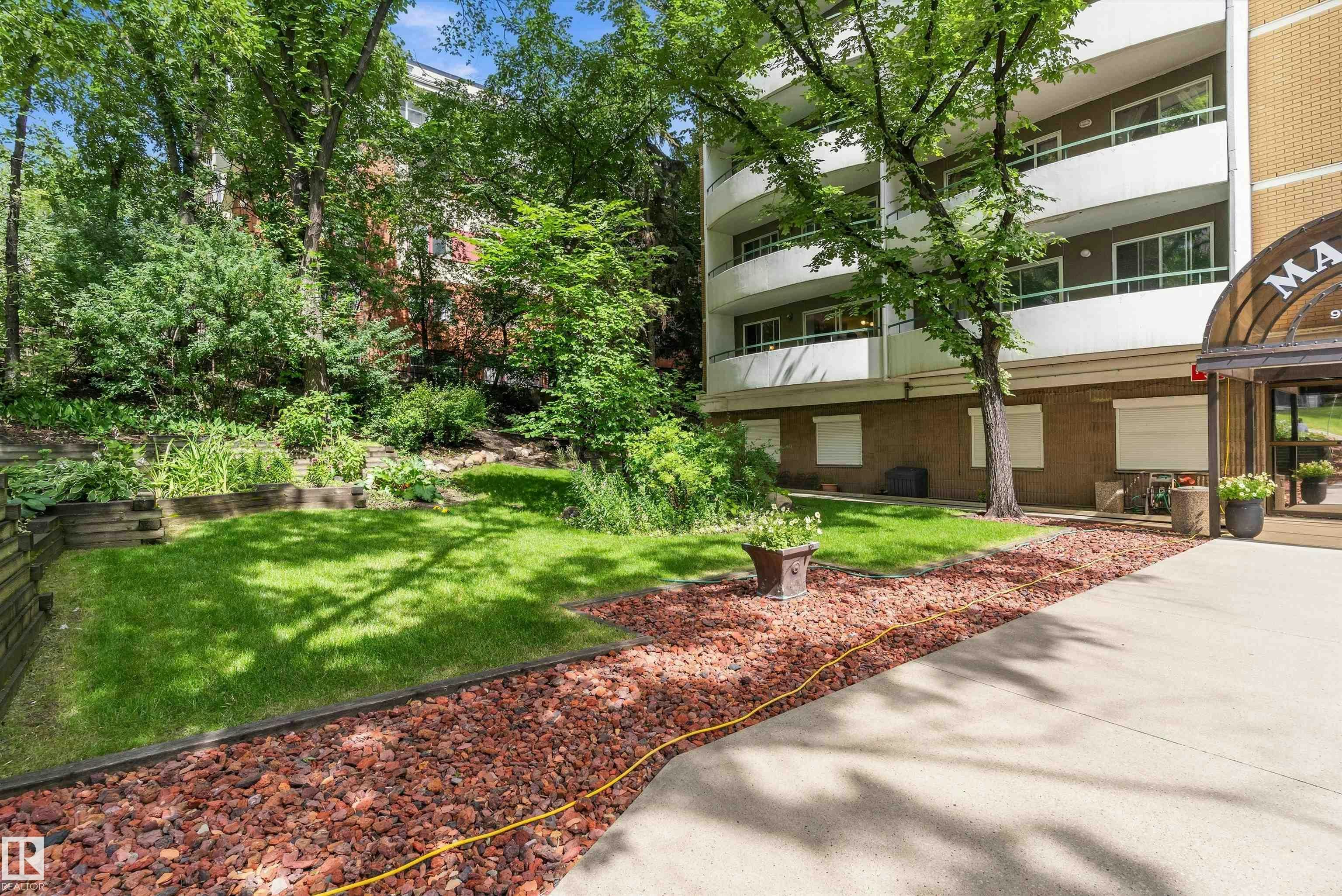 1002-9725 106 Street - 2