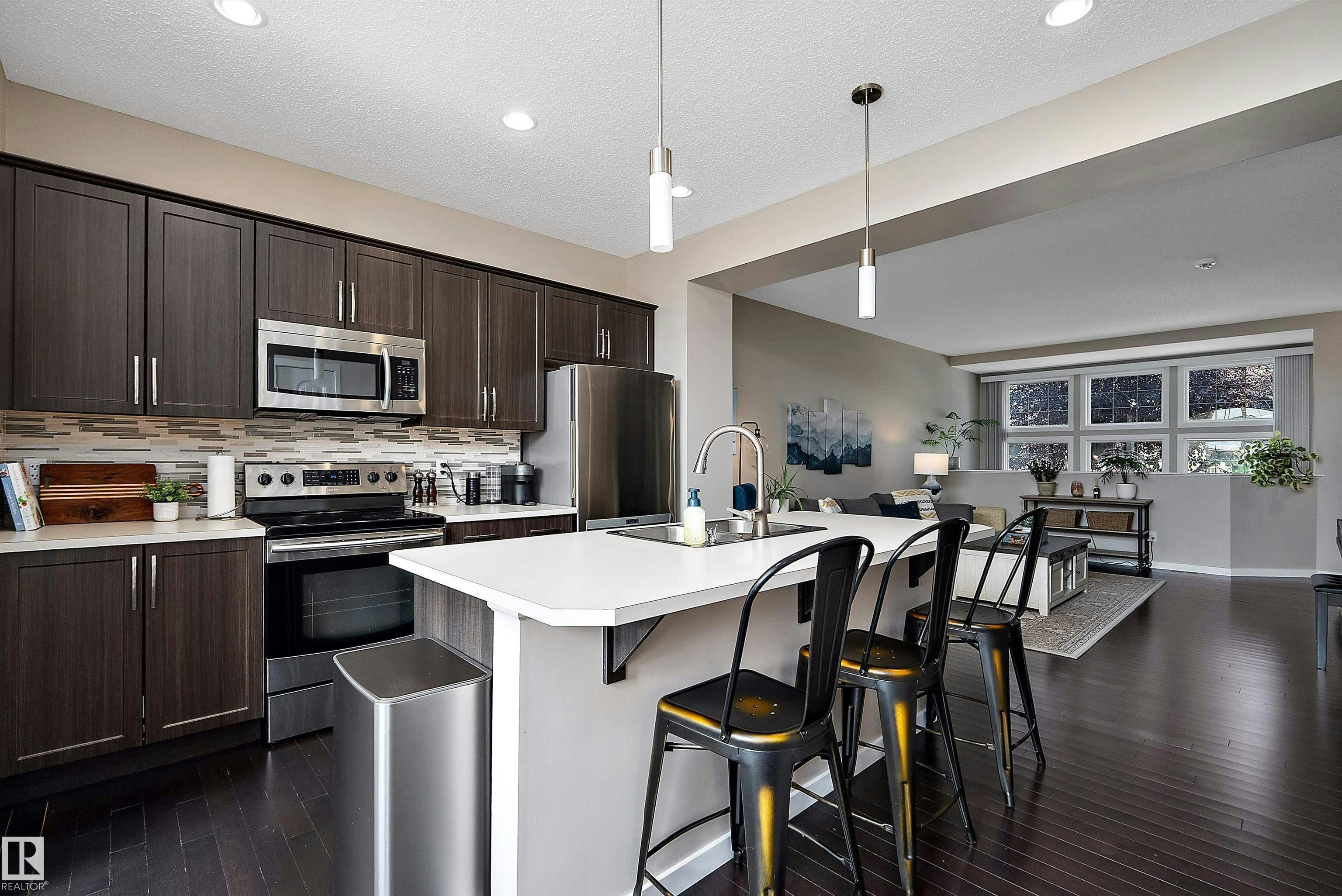 21915 99 Avenue, Edmonton, AB, T5T 4M5