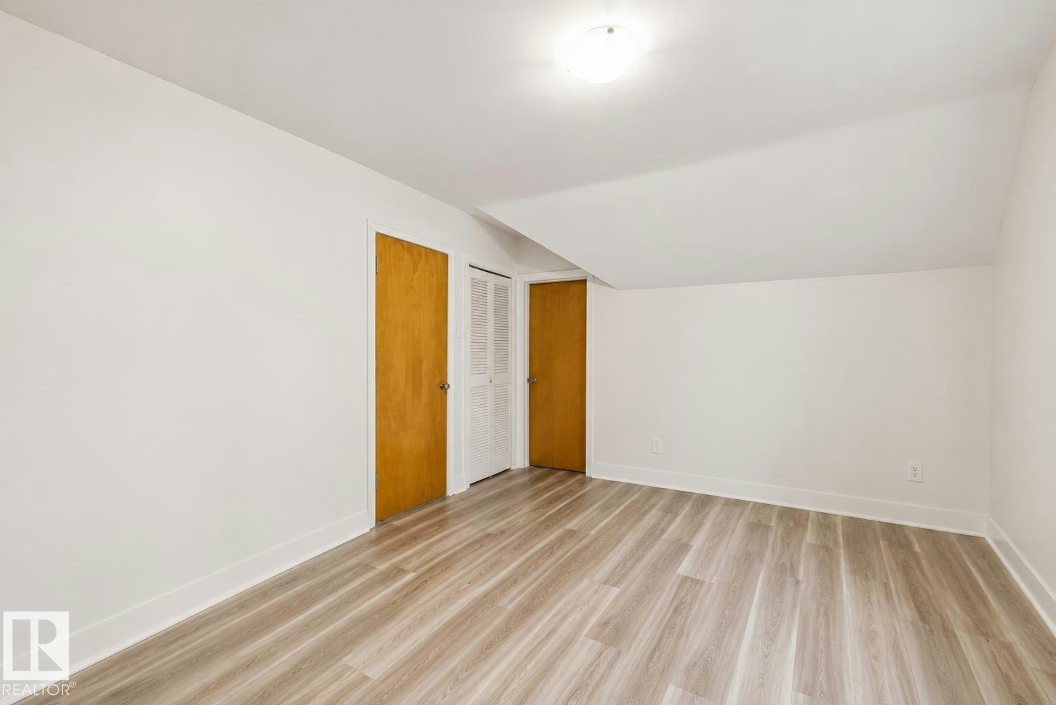 10438 133 Street, Edmonton, AB, T5N 2A1 - 23