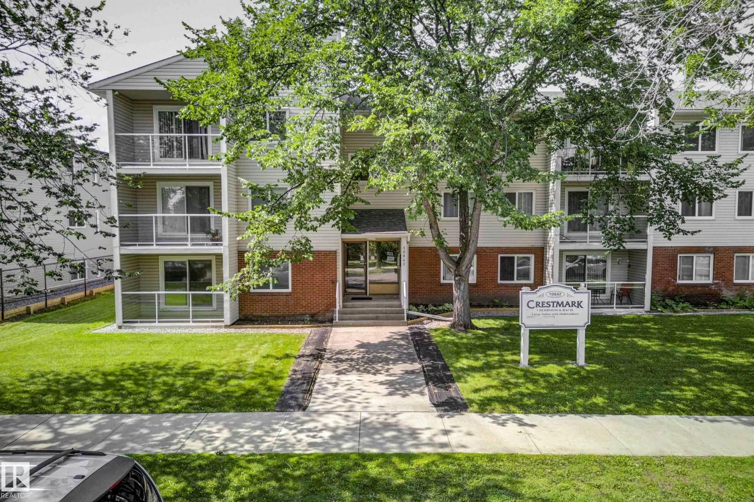 206-10842 107 Street, Edmonton, AB, T5H 2Z3