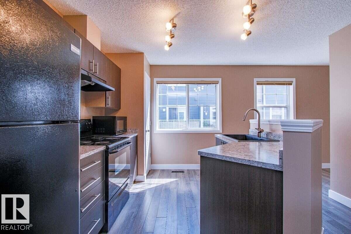 15-8304 11 Avenue, Edmonton, AB, T6X 1J8