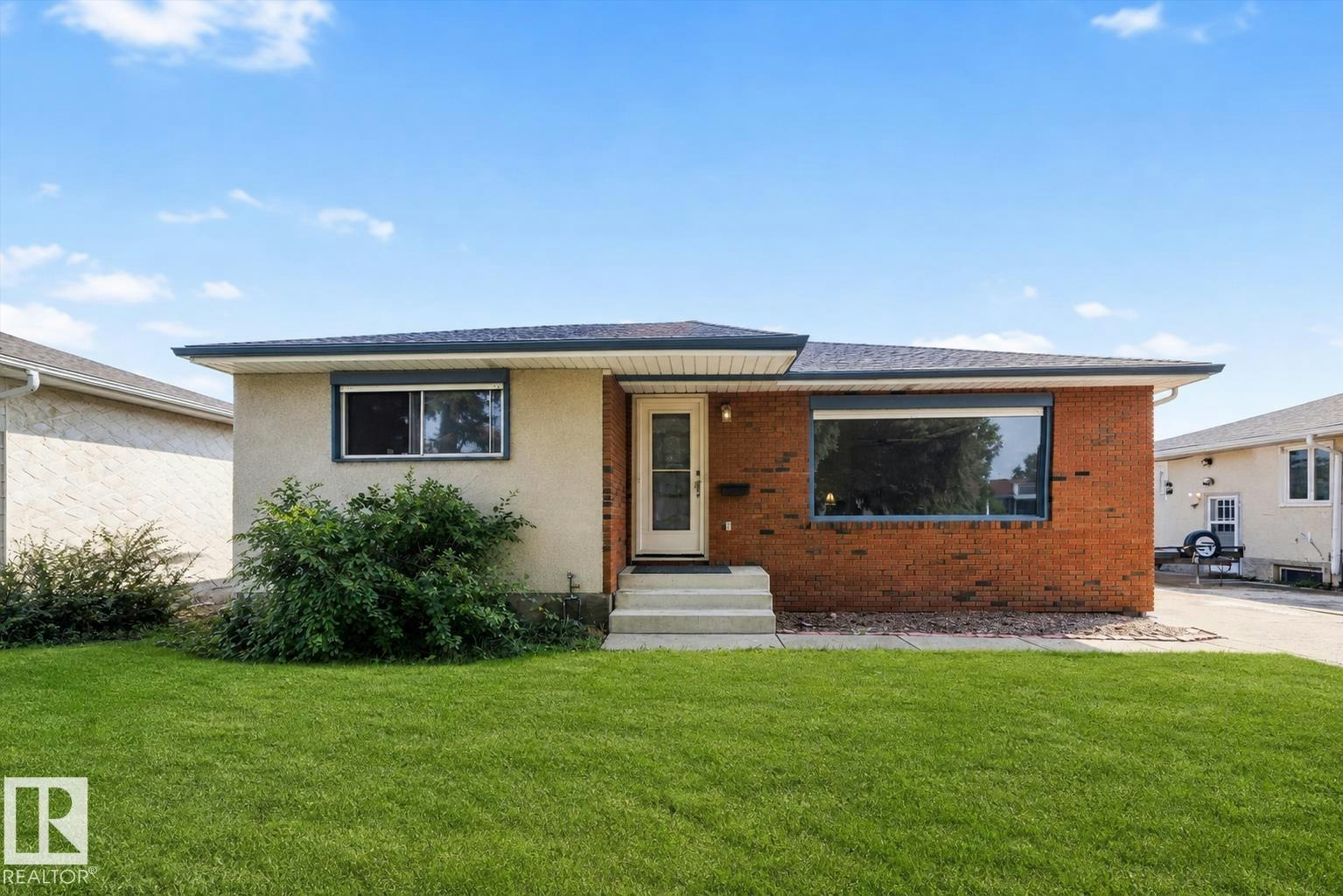 3511 73 Street, Edmonton, AB, T6K 0M2