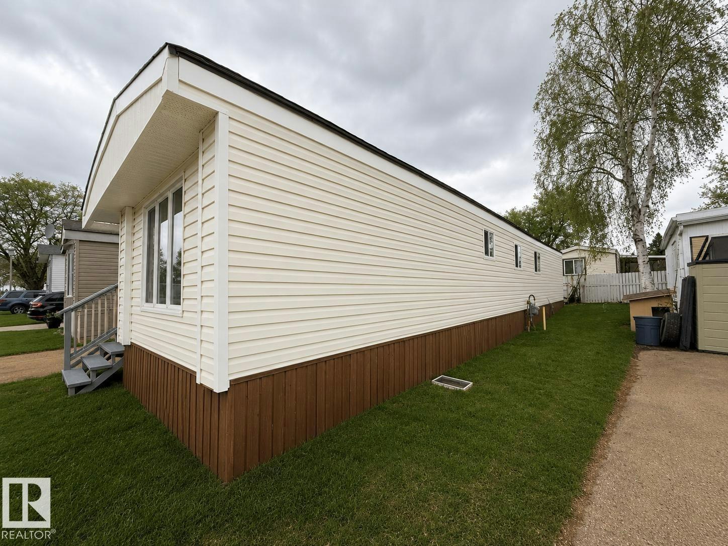 20 West View Bv, Edmonton, AB, T5S 1T5