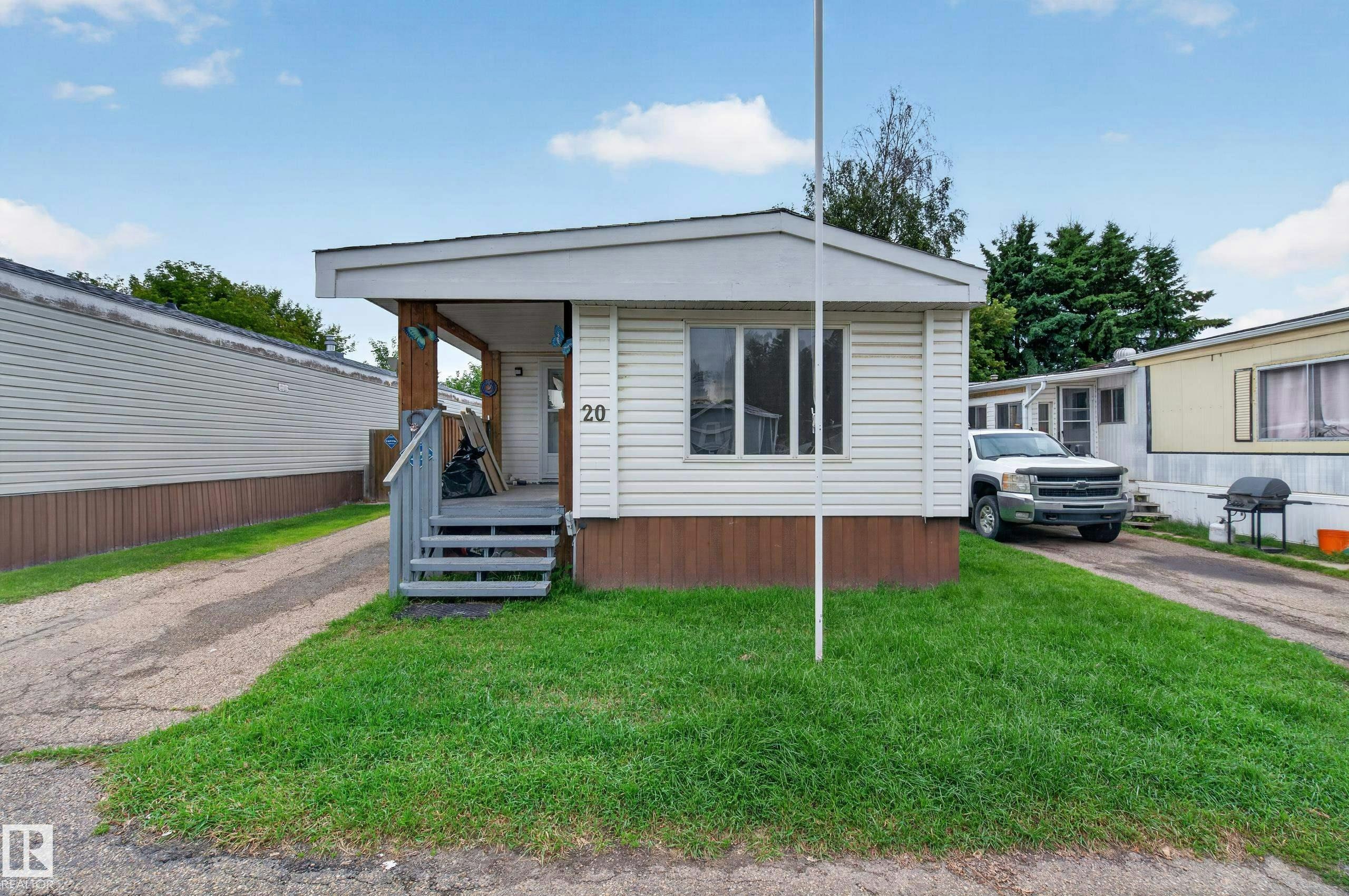 20 West View Bv, Edmonton, AB, T5S 1T5