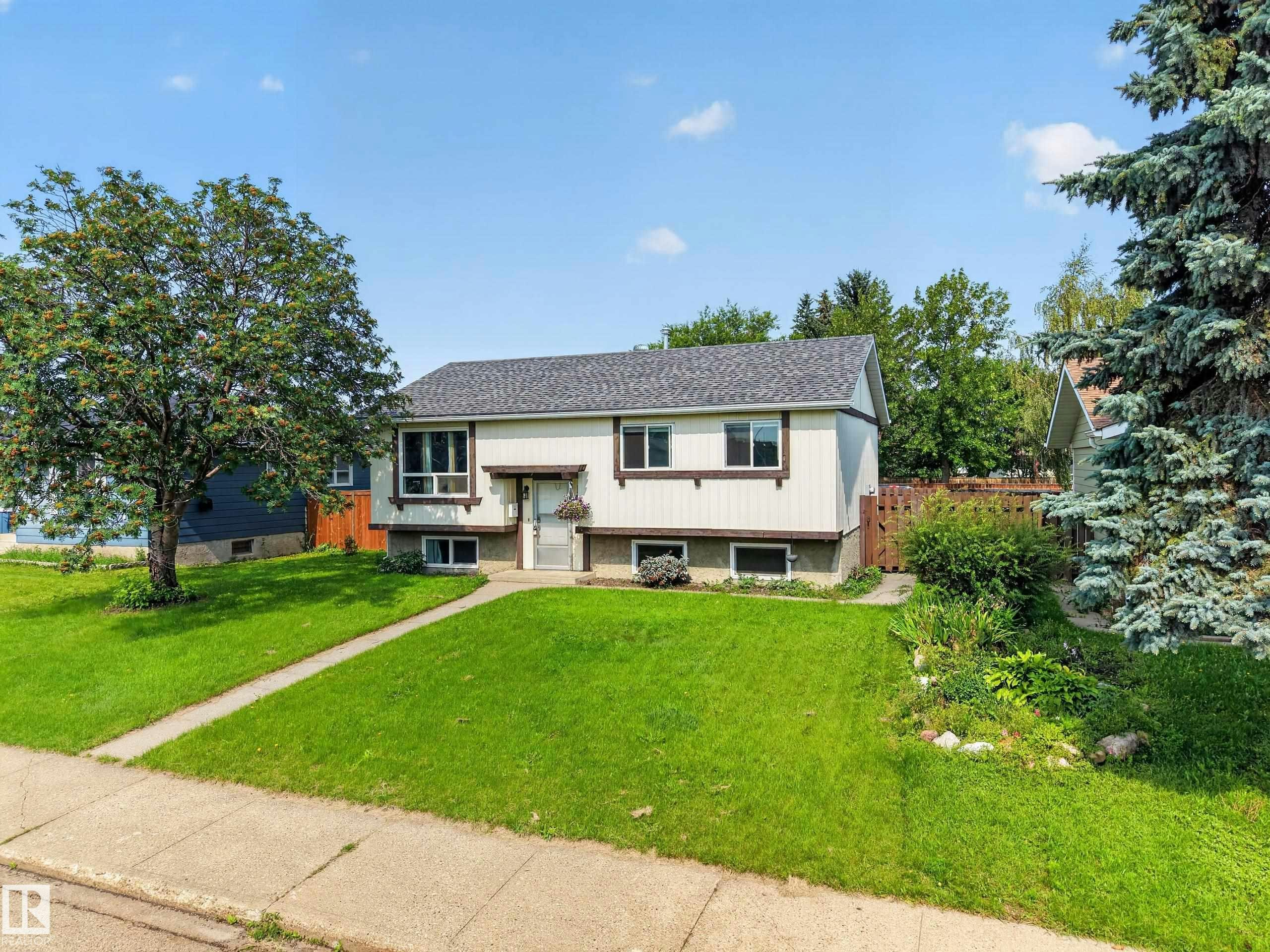 156 Clareview Road, Edmonton, AB, T5A 3Y3