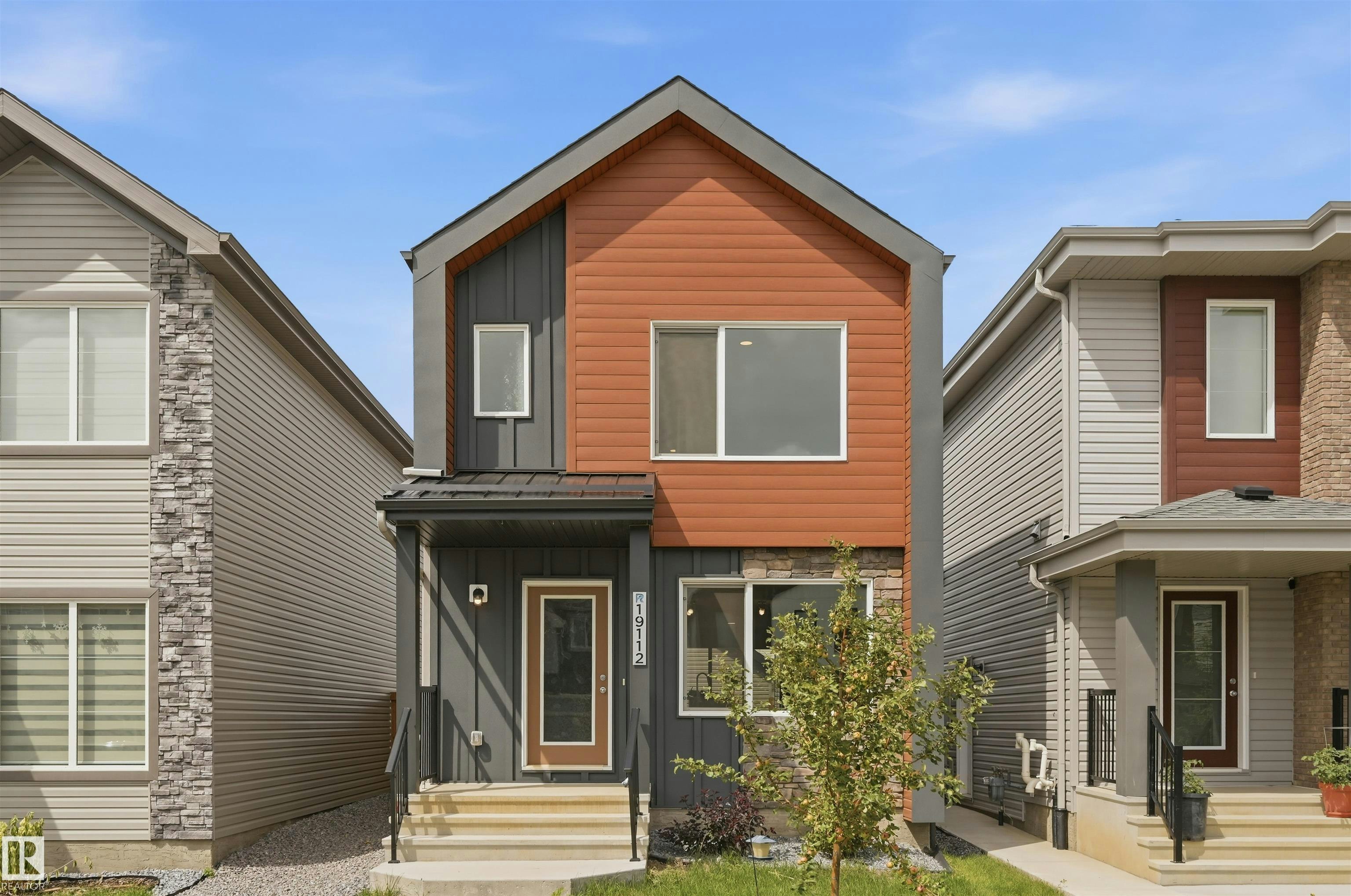 19112 22 Avenue, Edmonton, AB, T6M 1R1