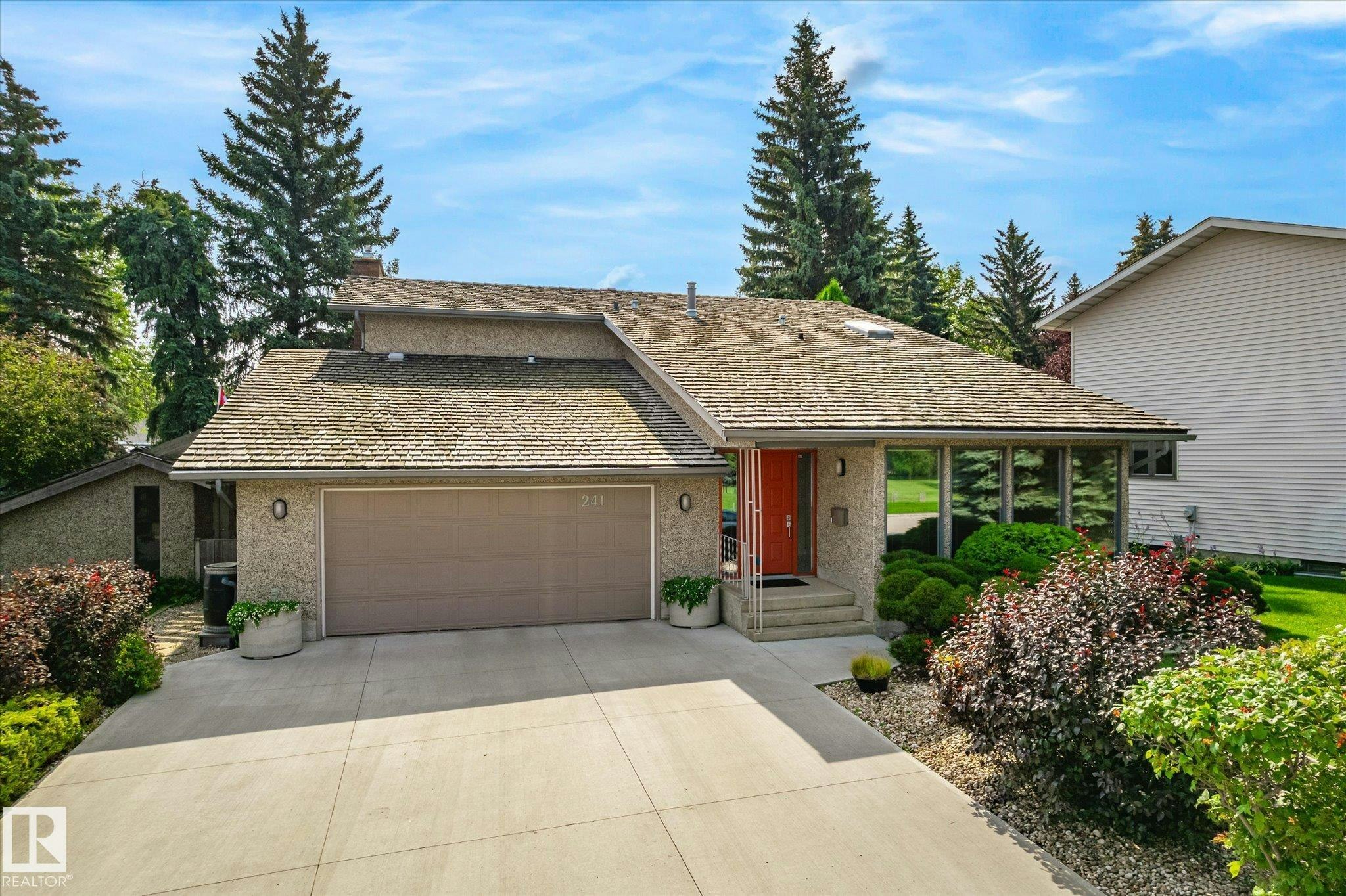 241 Greenoch Crescent, Edmonton, AB, T6L 1W6